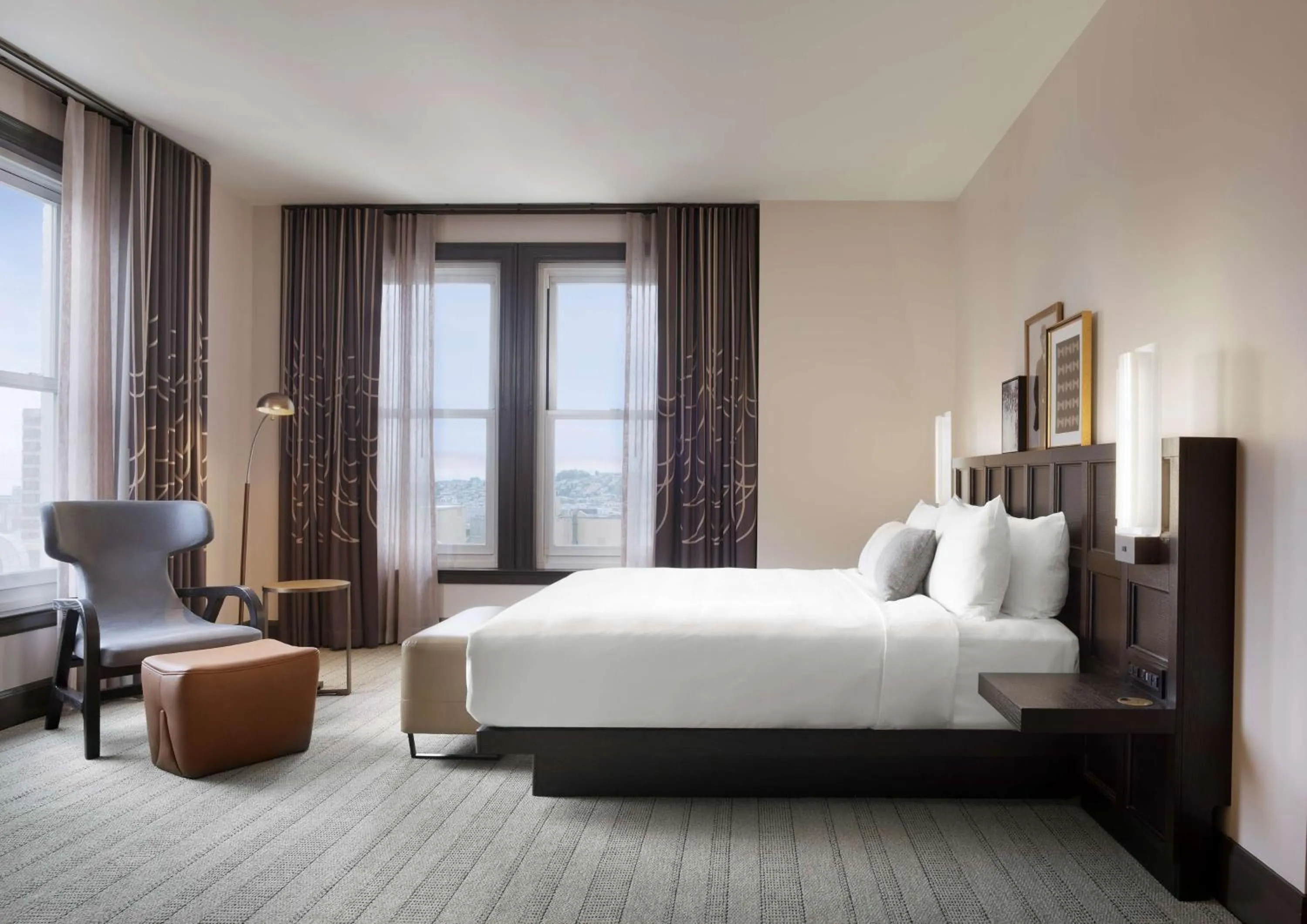 Junior Suite King – Mobility Accessible – Roll in Shower in The Clift Royal Sonesta San Francisco