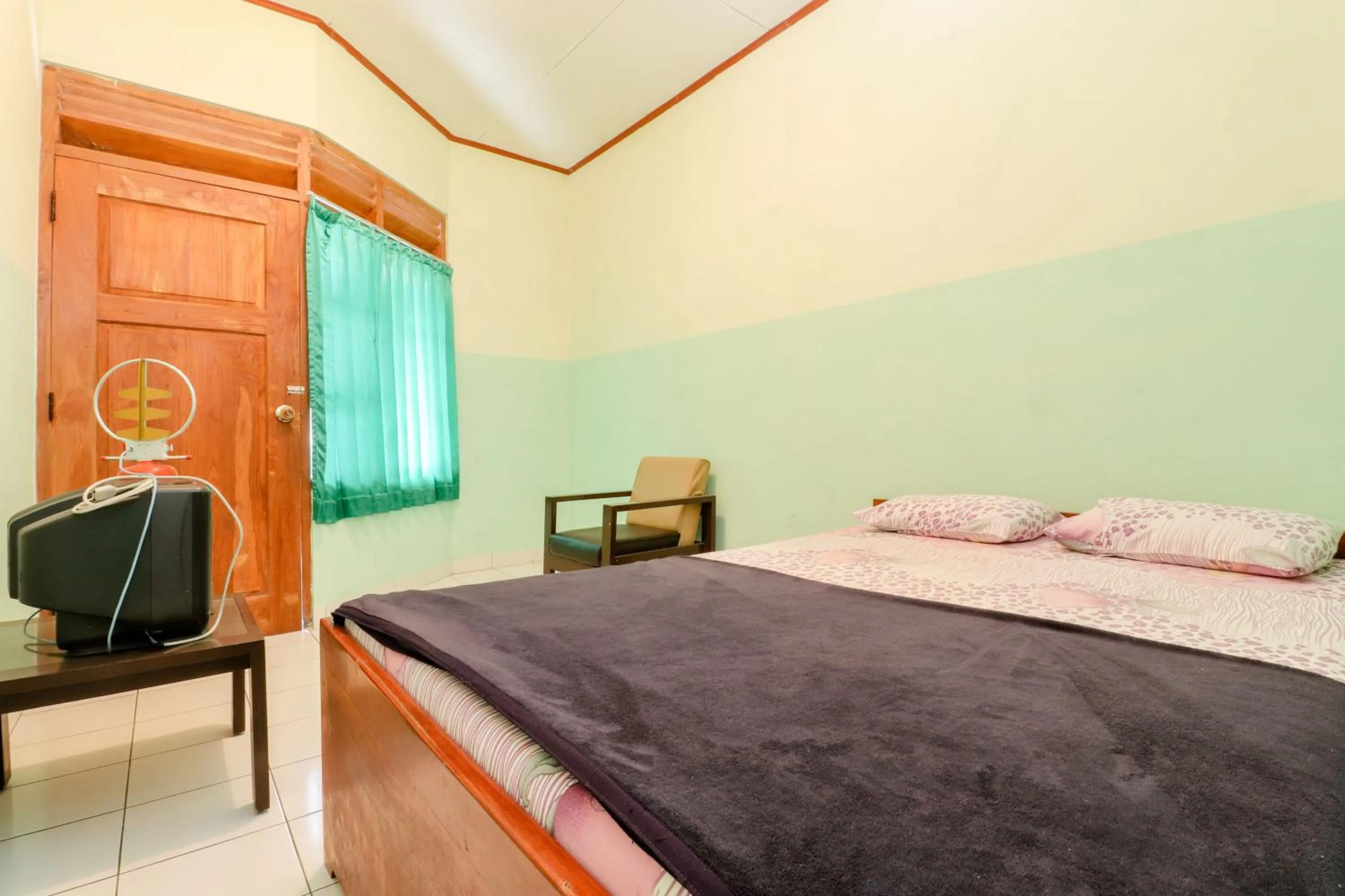 Standard Double Room in Satriafi Hotel