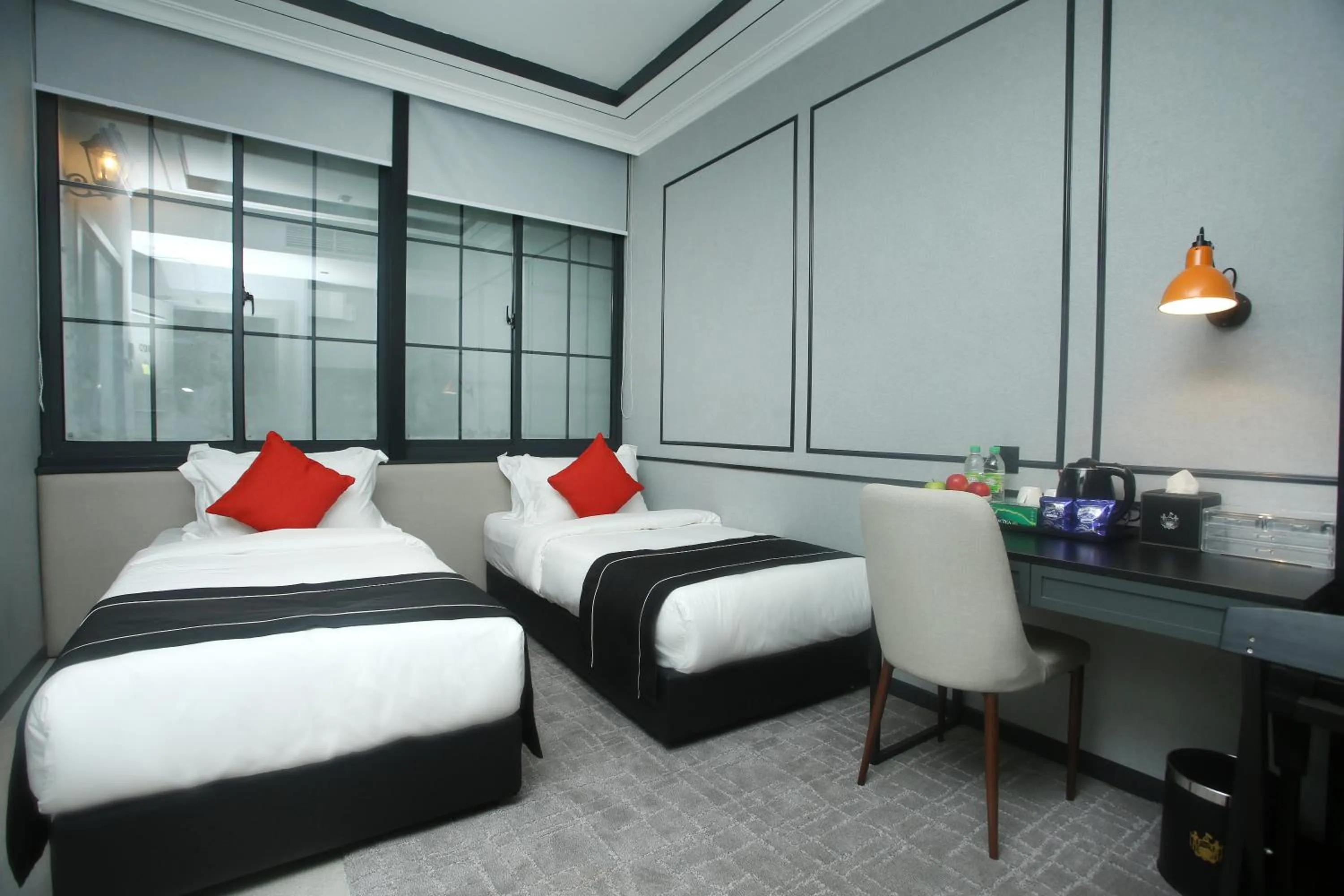 Superior Twin Room in Stanton Hotel