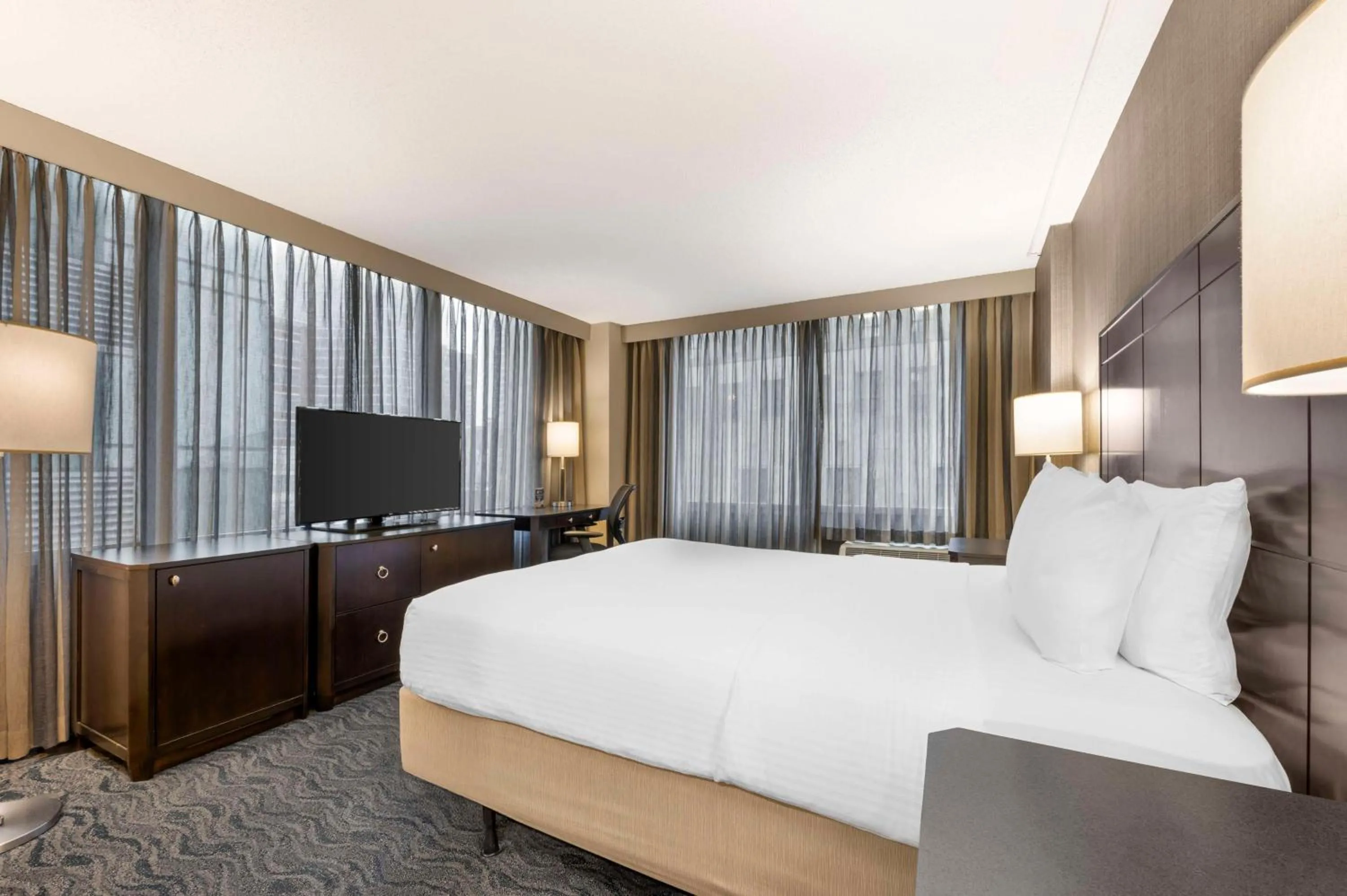 Queen Room - Non-Smoking in Best Western Grant Park Hotel