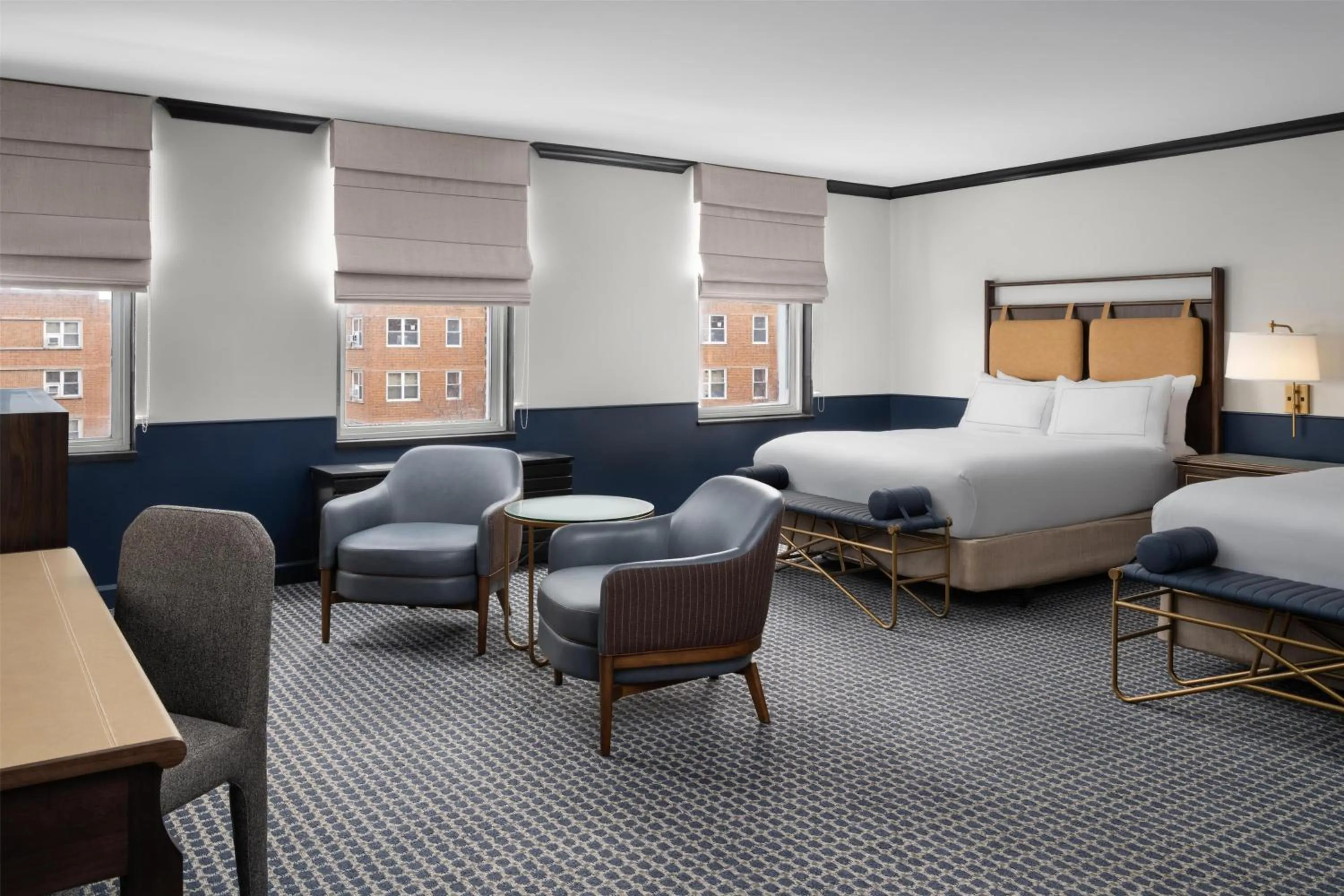 Oversize Family Room with Two Queen Beds in Hilton Orrington/Evanston