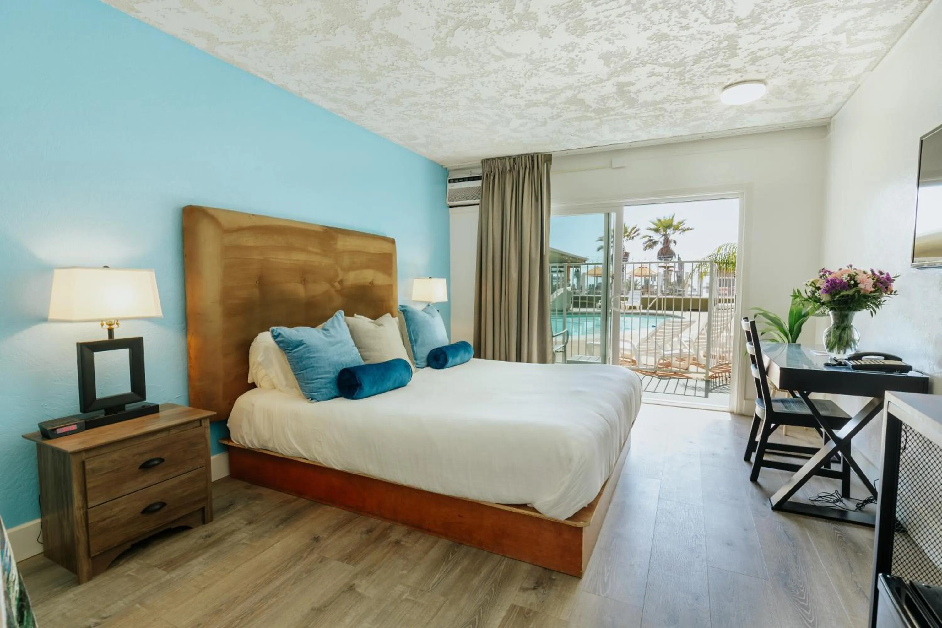 King Room in Surfer Beach Hotel