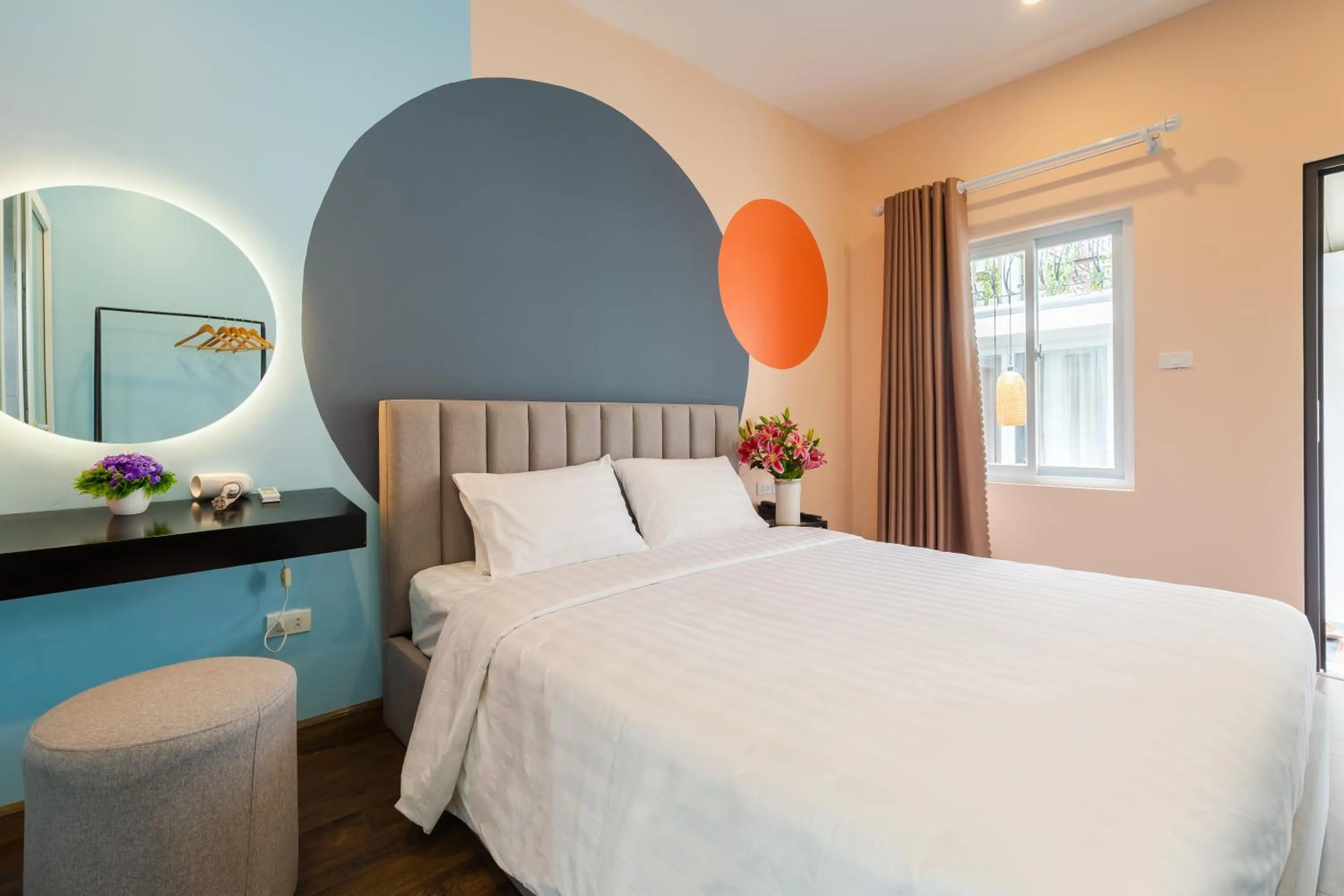 Superior King Room in Ohana House