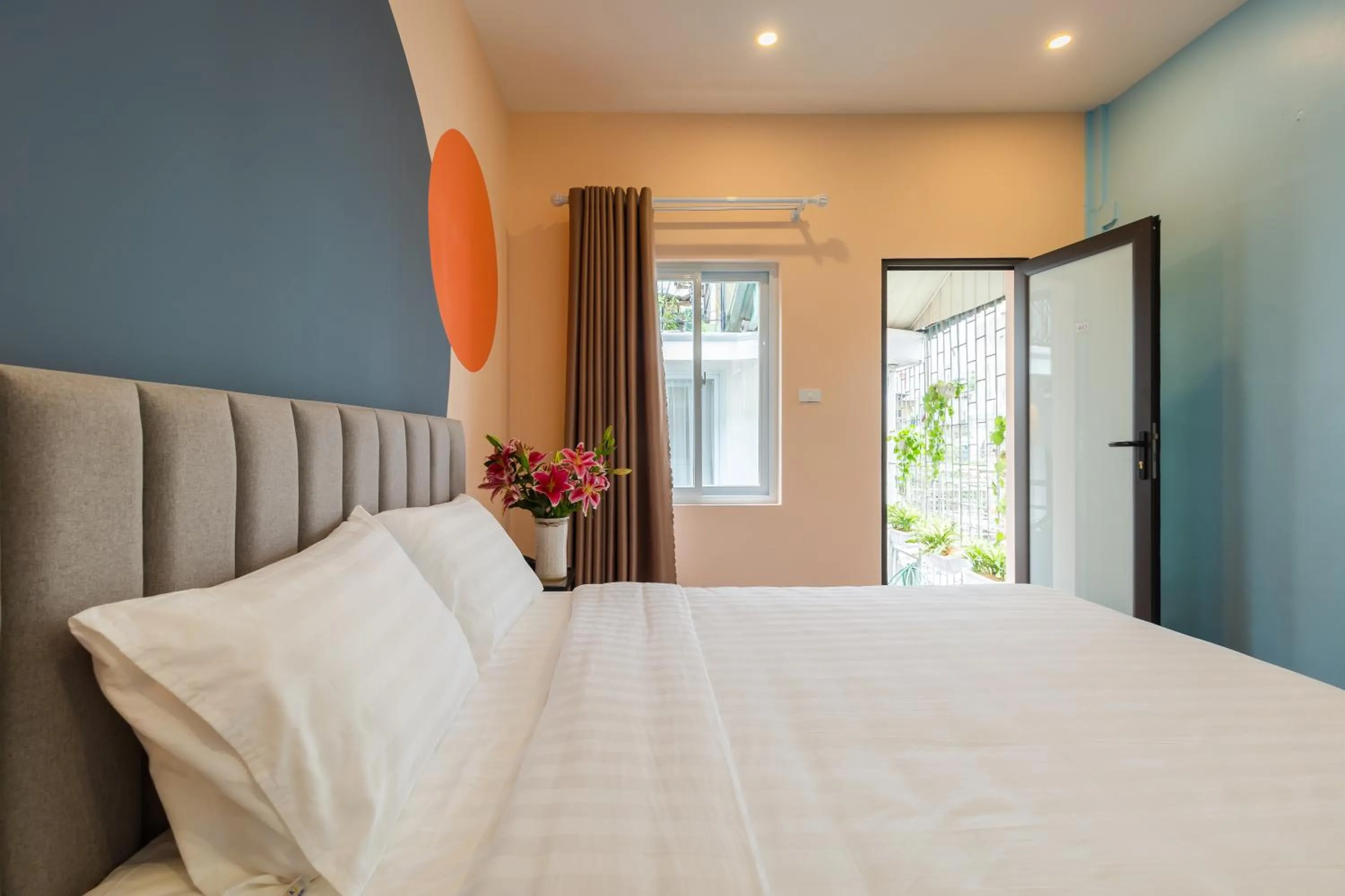 Superior King Room in Ohana House