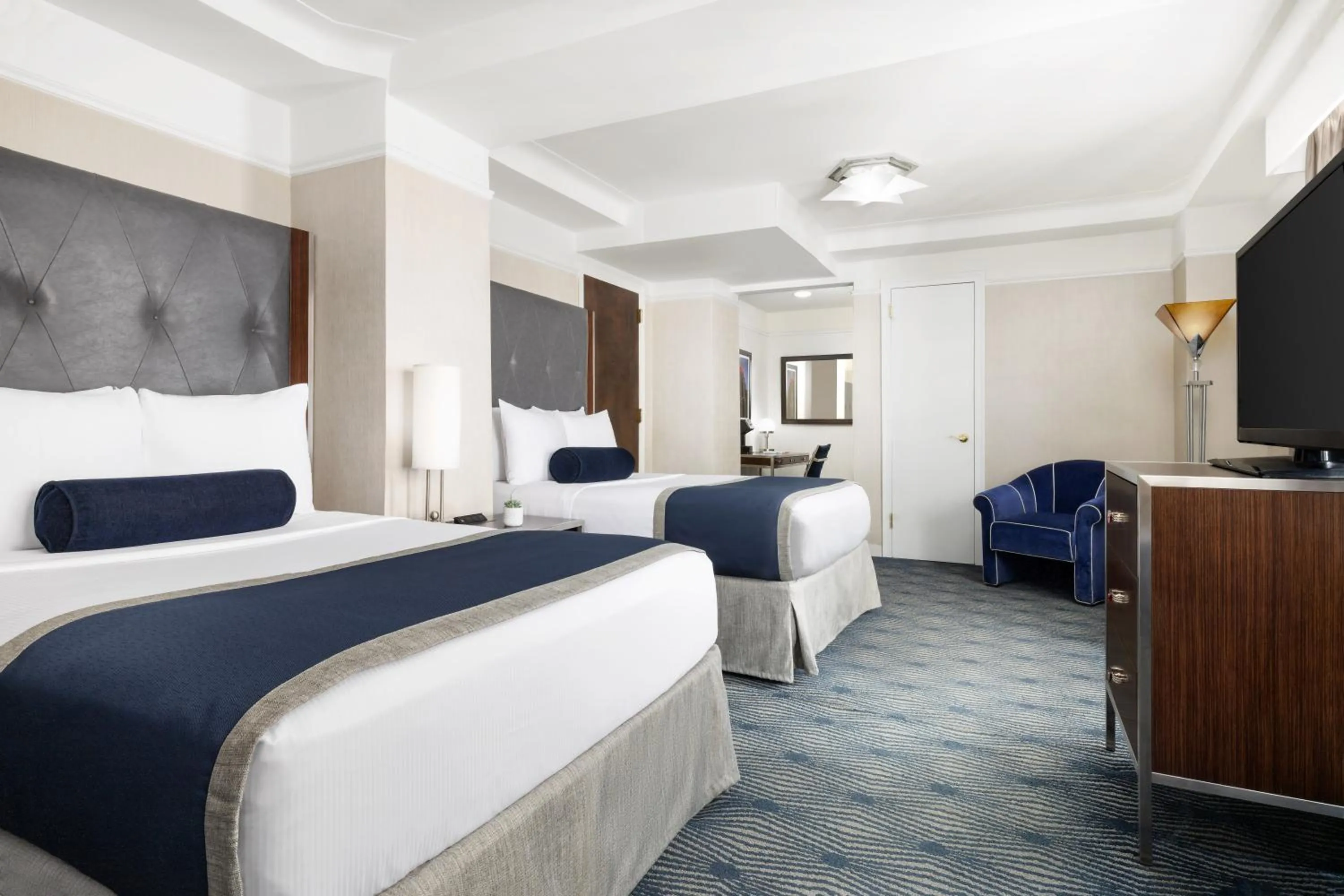 Executive room with Two Double Beds in New Yorker by Lotte Hotels