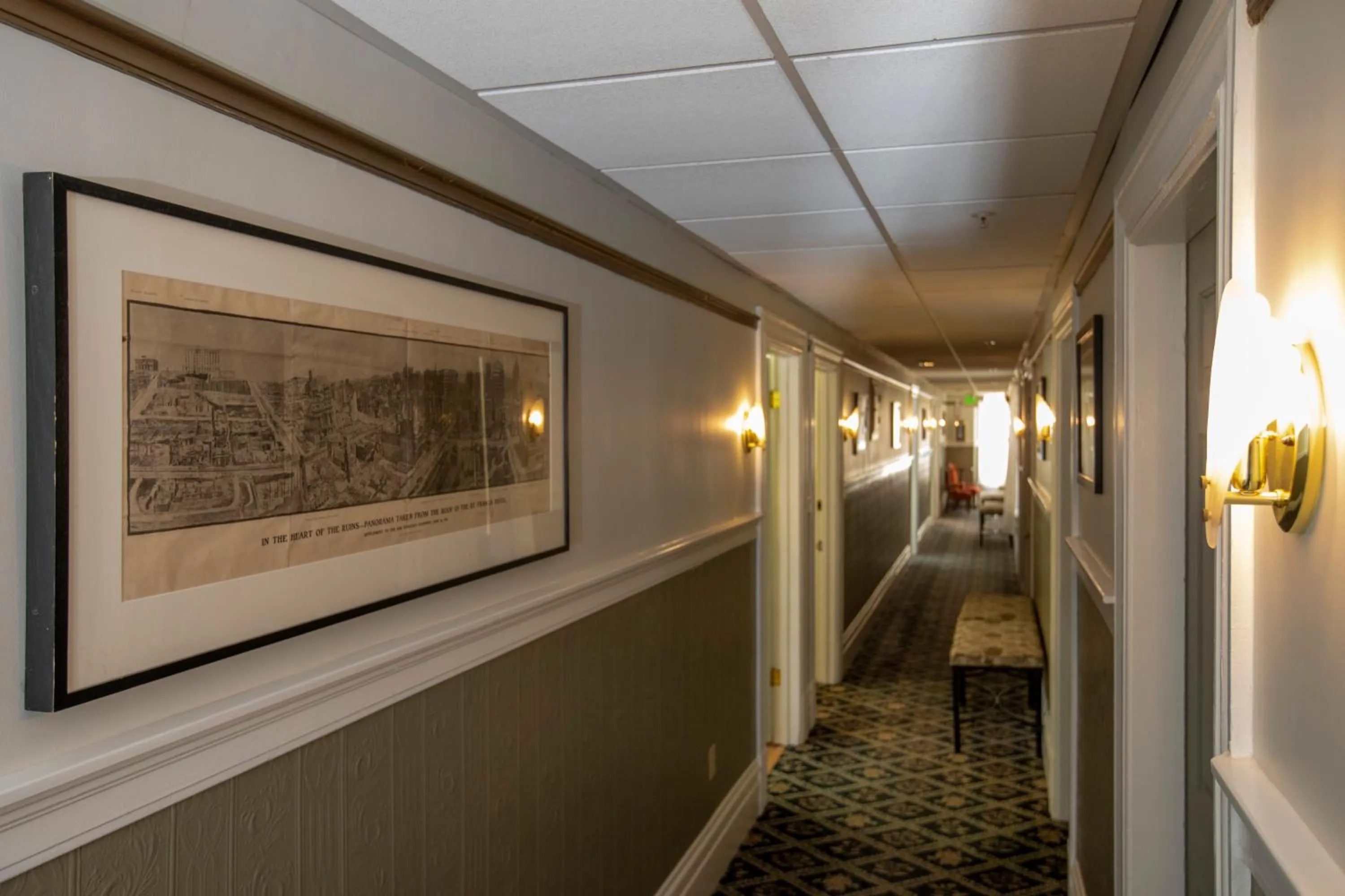 Twin Room with Shared Bathroom in Hayes Valley Inn