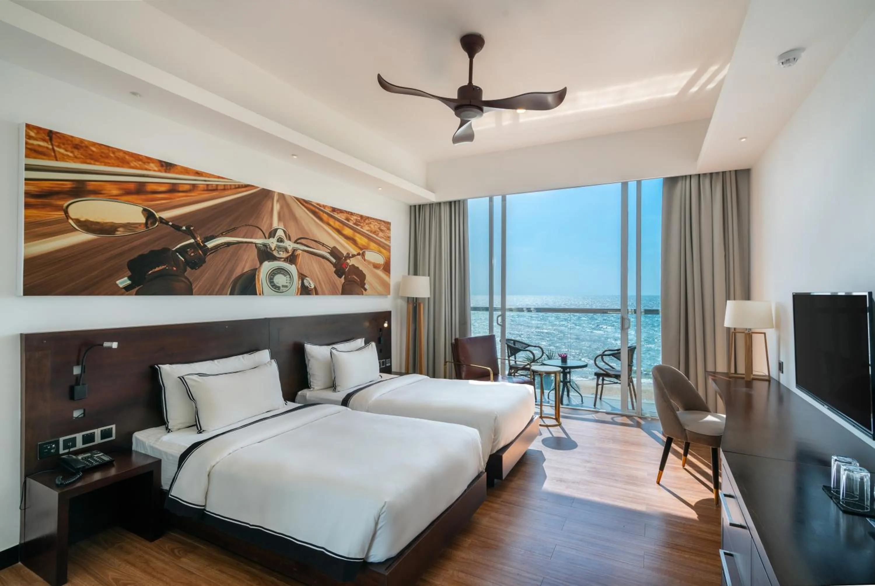 Super Deluxe Twin Room With Sea View and Balcony - single occupancy in Regal Réseau Hotel & Spa