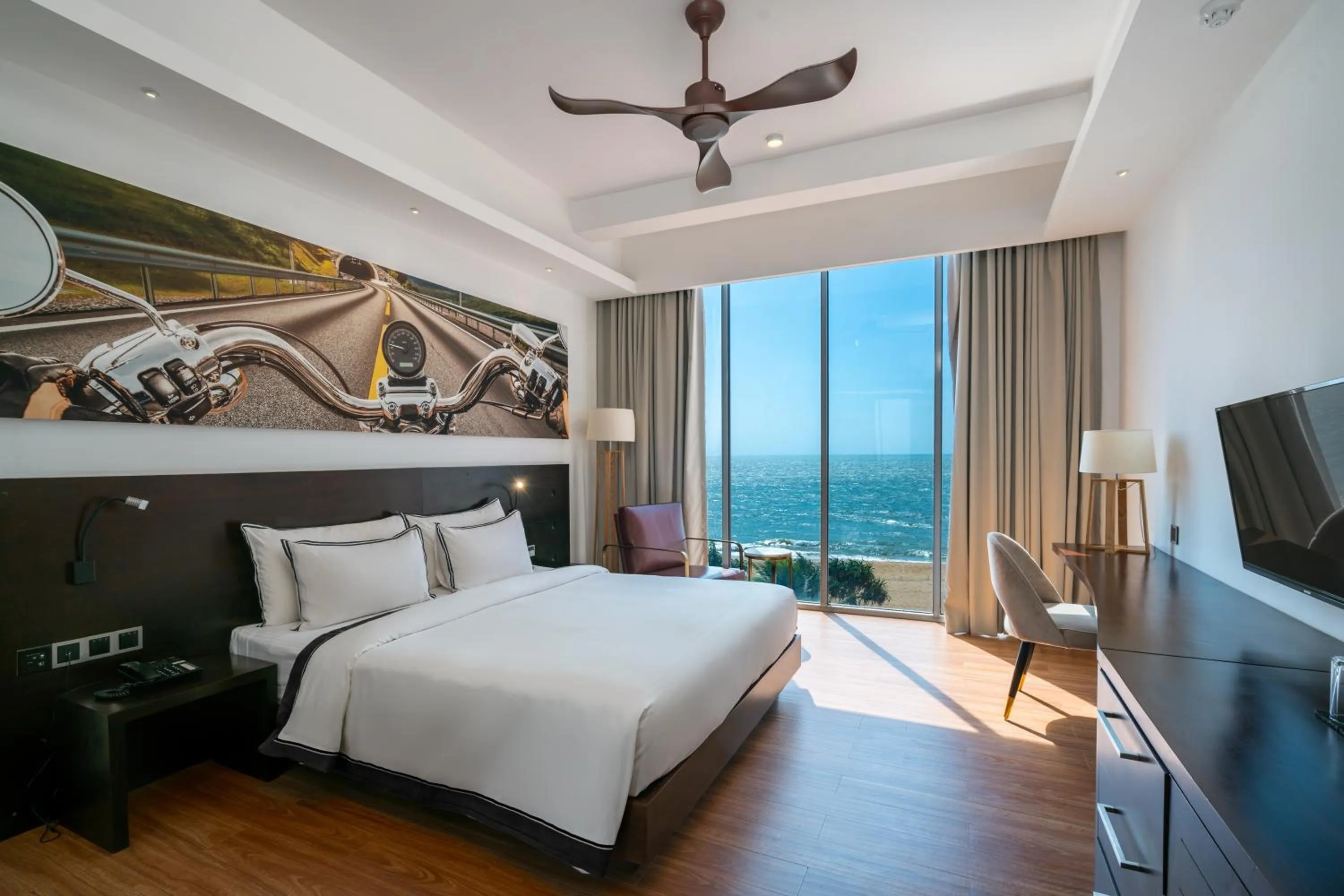 Super Deluxe King Room With Sea View  - single occupancy in Regal Réseau Hotel & Spa