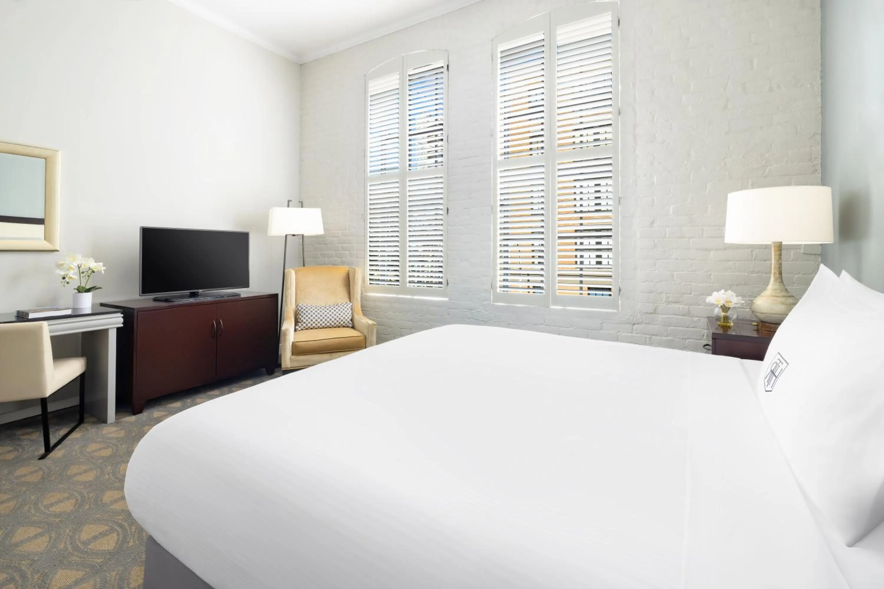 Premier Historical Room 1 King Bed in Riverfront Hotel New Orleans