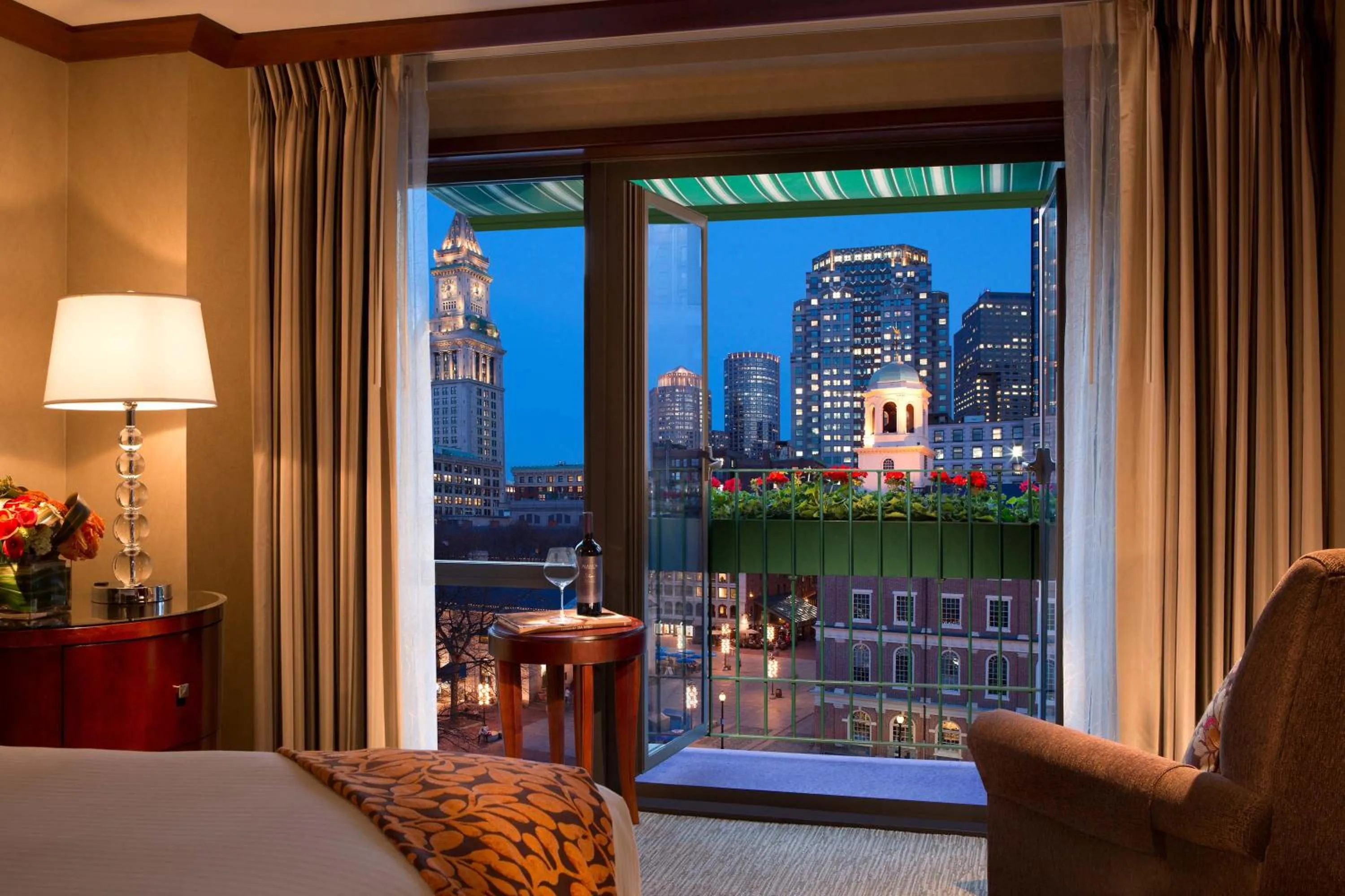 Deluxe King Room in The Bostonian Boston