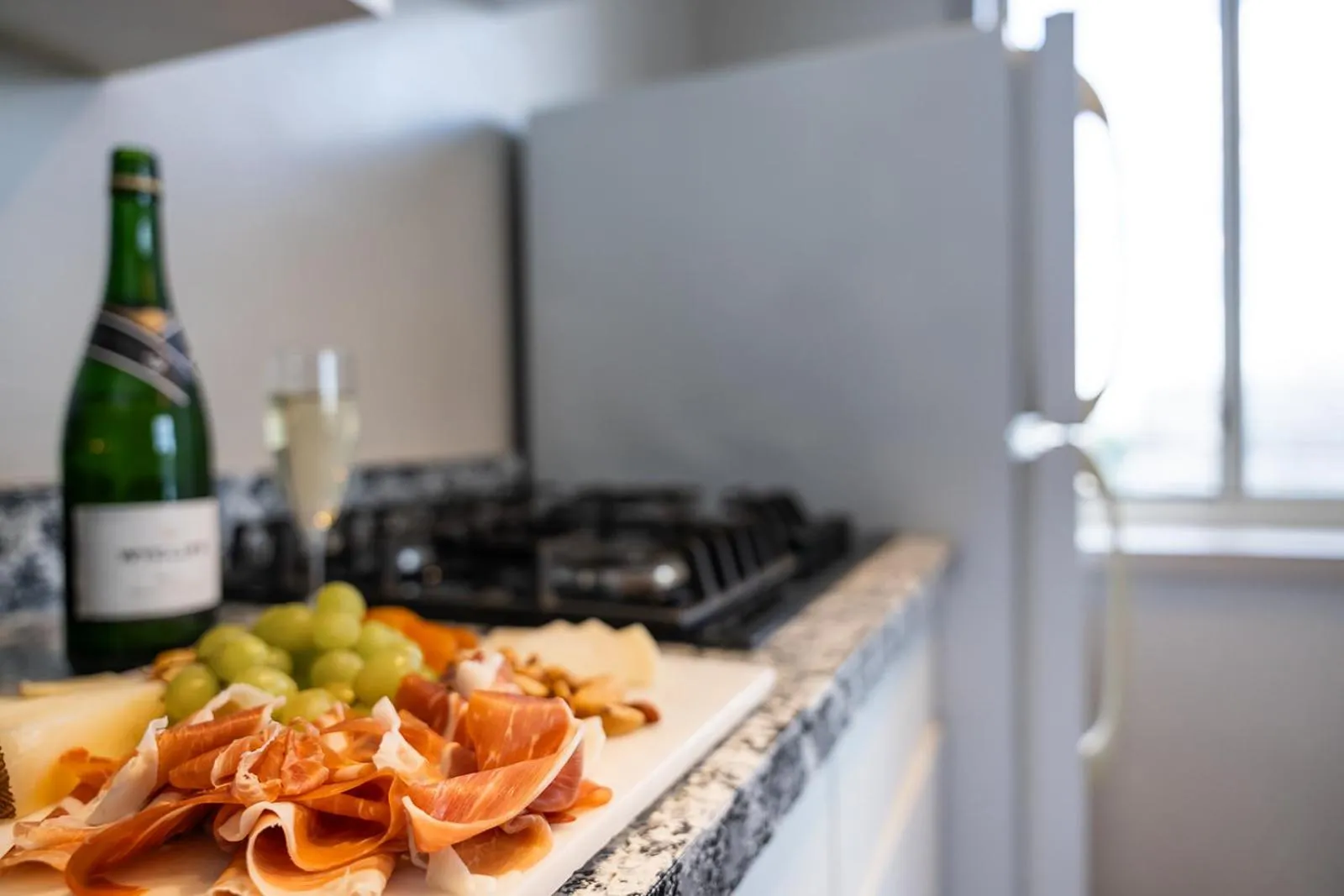 Potomac King Suite  in The River Inn