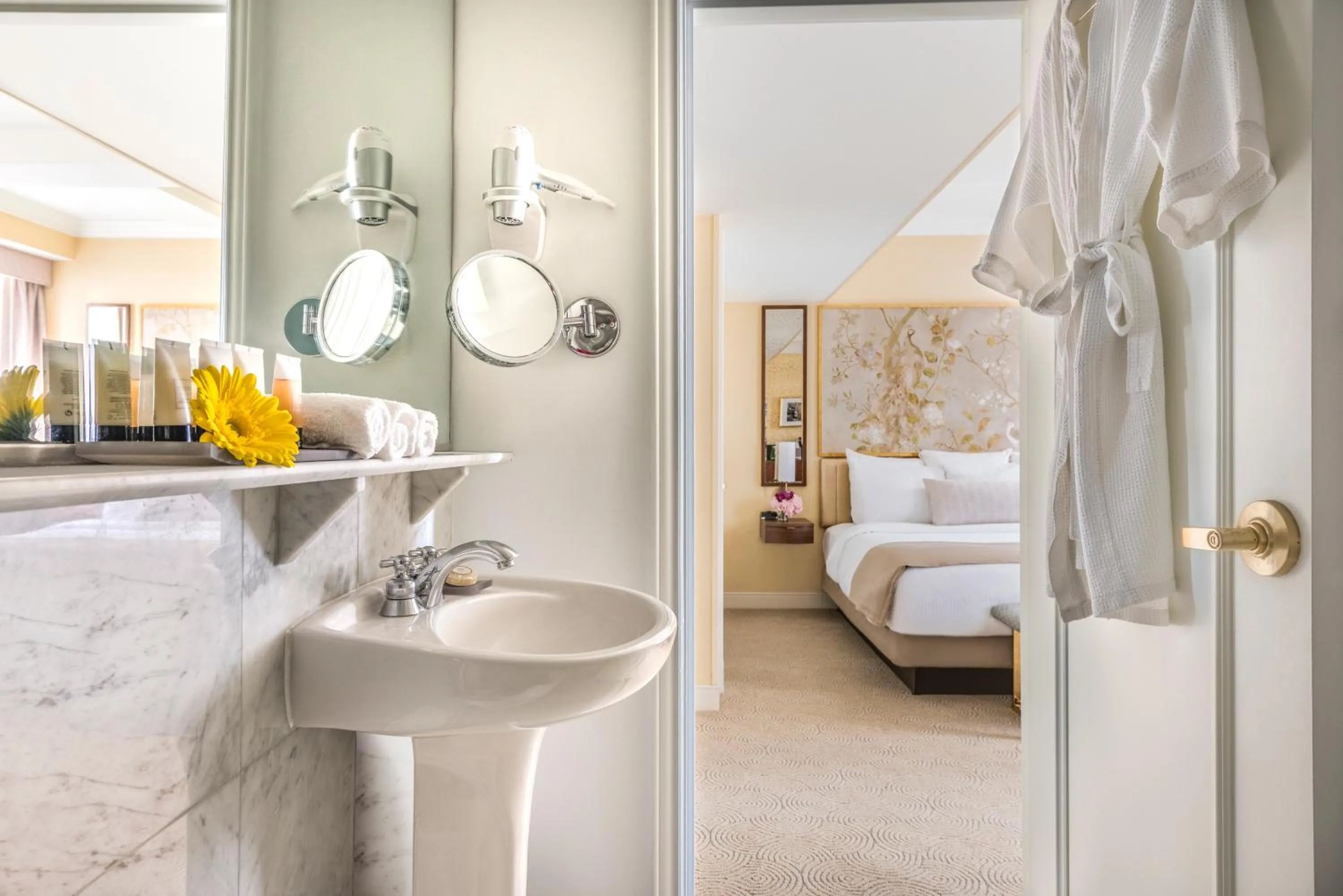 Standard Room in Warwick Allerton Chicago