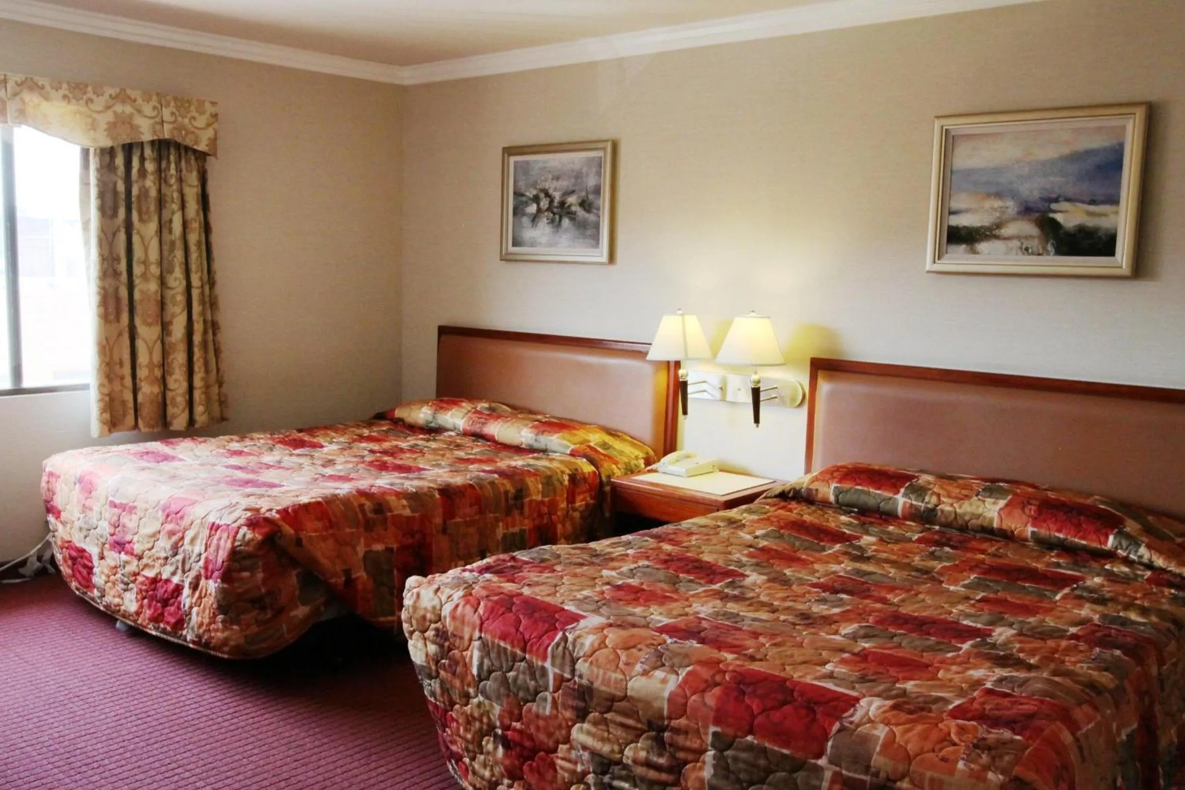 Standard Queen Room with Two Queen Beds in Metro Plaza Hotel