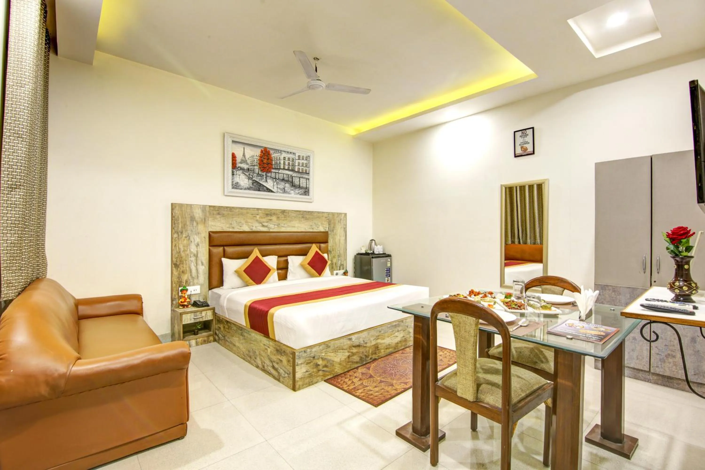 Suite in Gracious by Vishesh Hotels & Home Stay