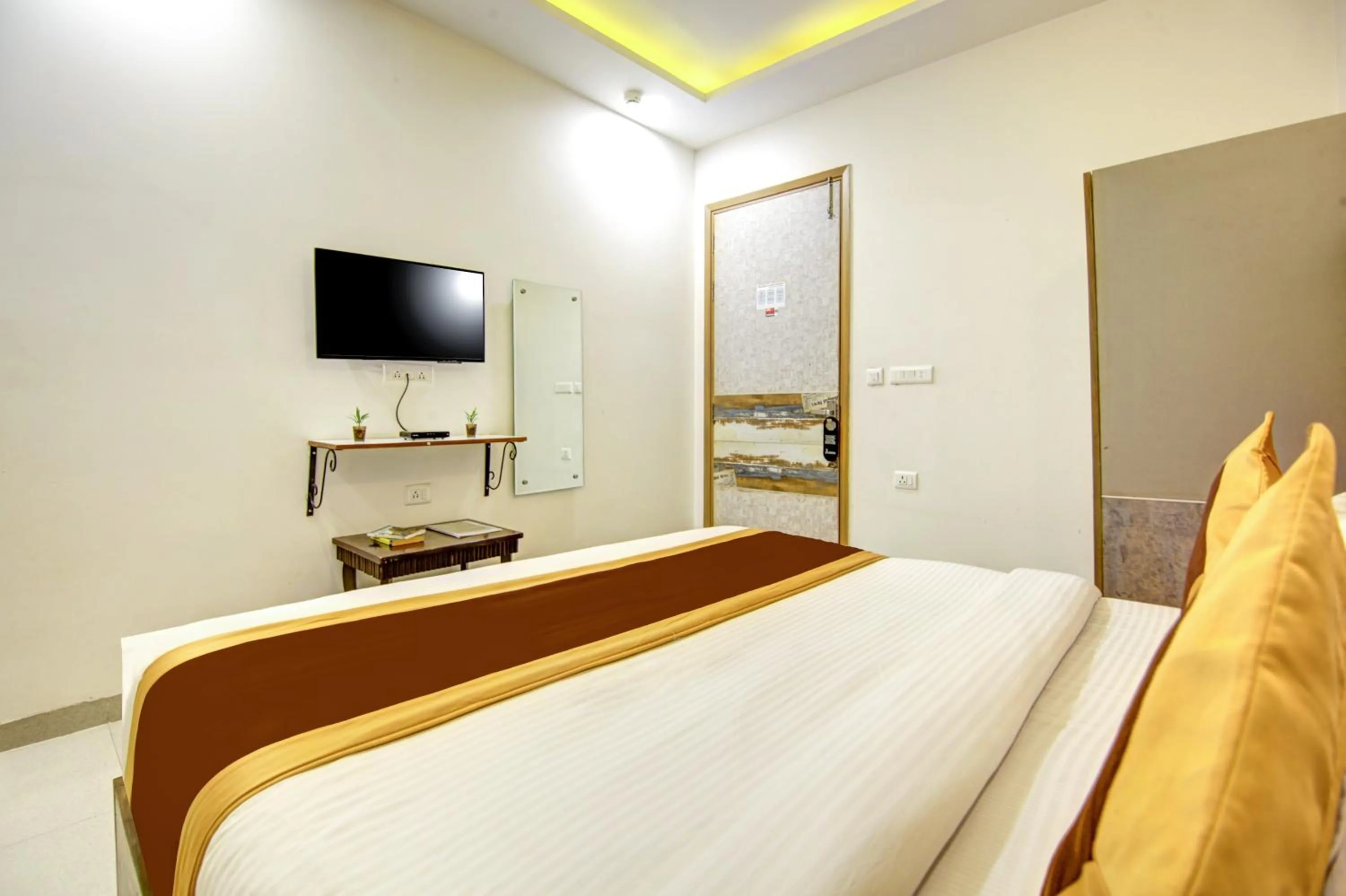 Standard Double or Twin Room in Gracious by Vishesh Hotels & Home Stay