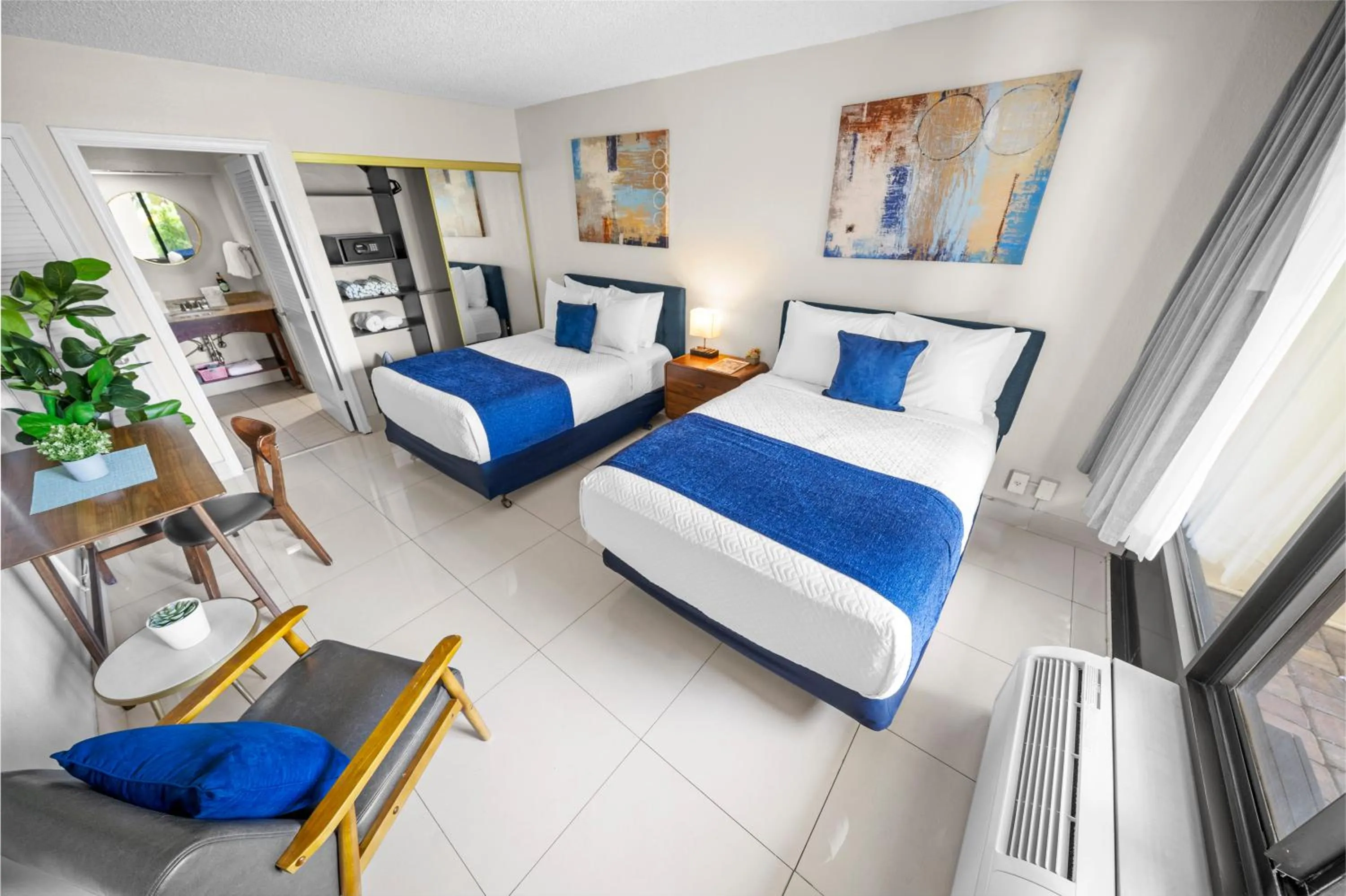 Standard Two Double Beds in Boca Plaza