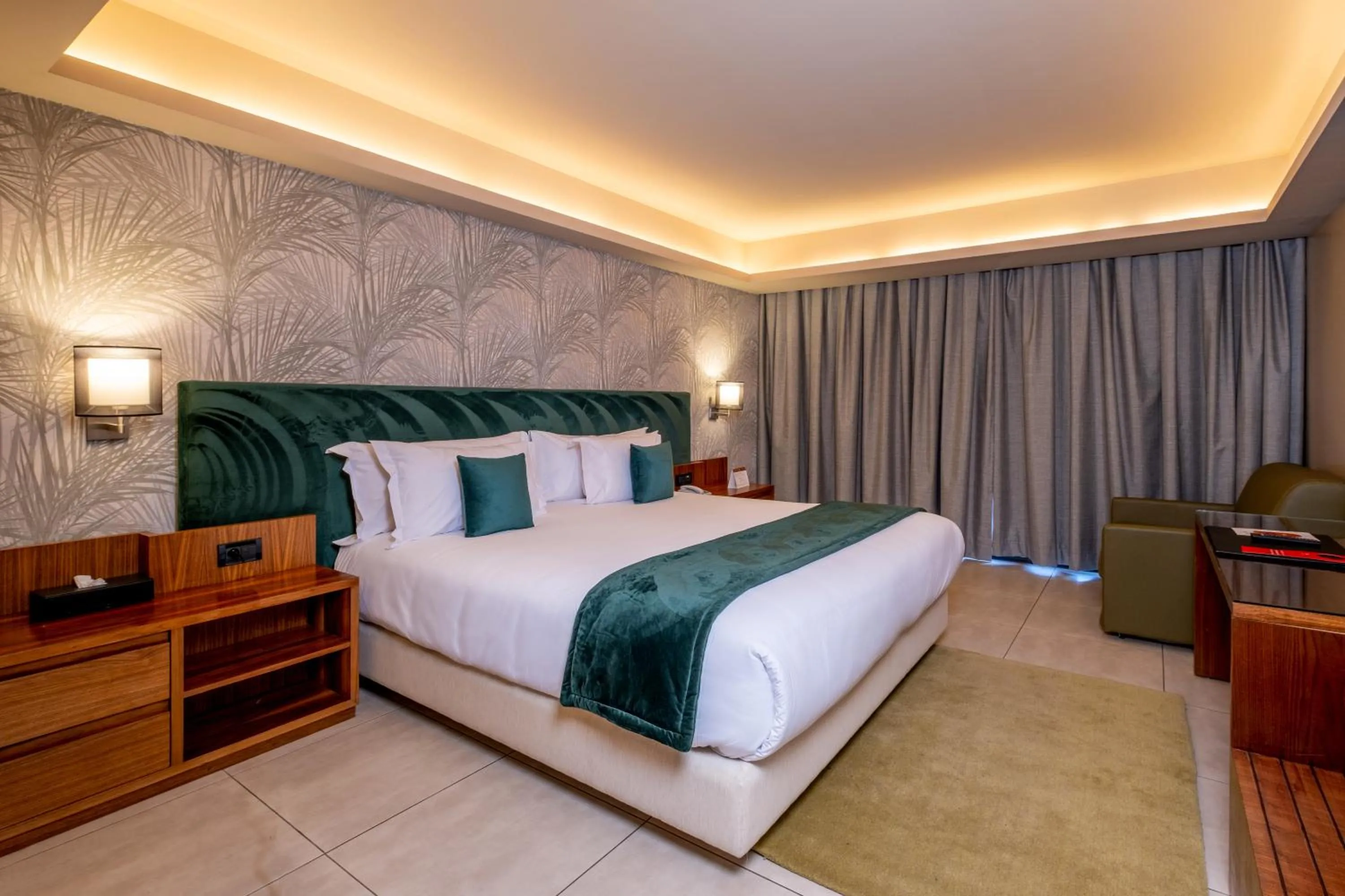 Superior Room, Double Bed in Kenzi Rose Garden