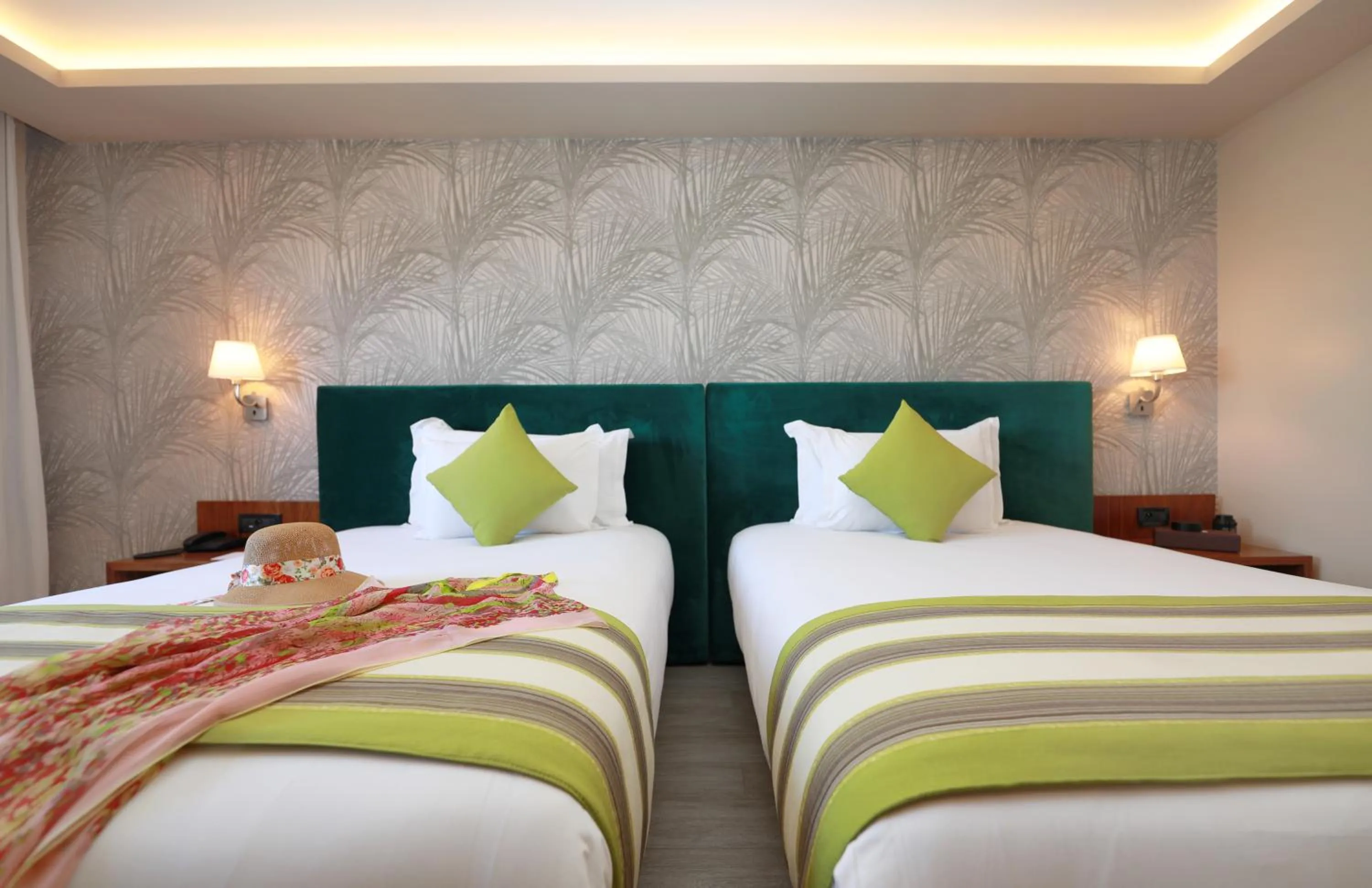 Premium Room, Twin Beds, Balcony Garden View in Kenzi Rose Garden