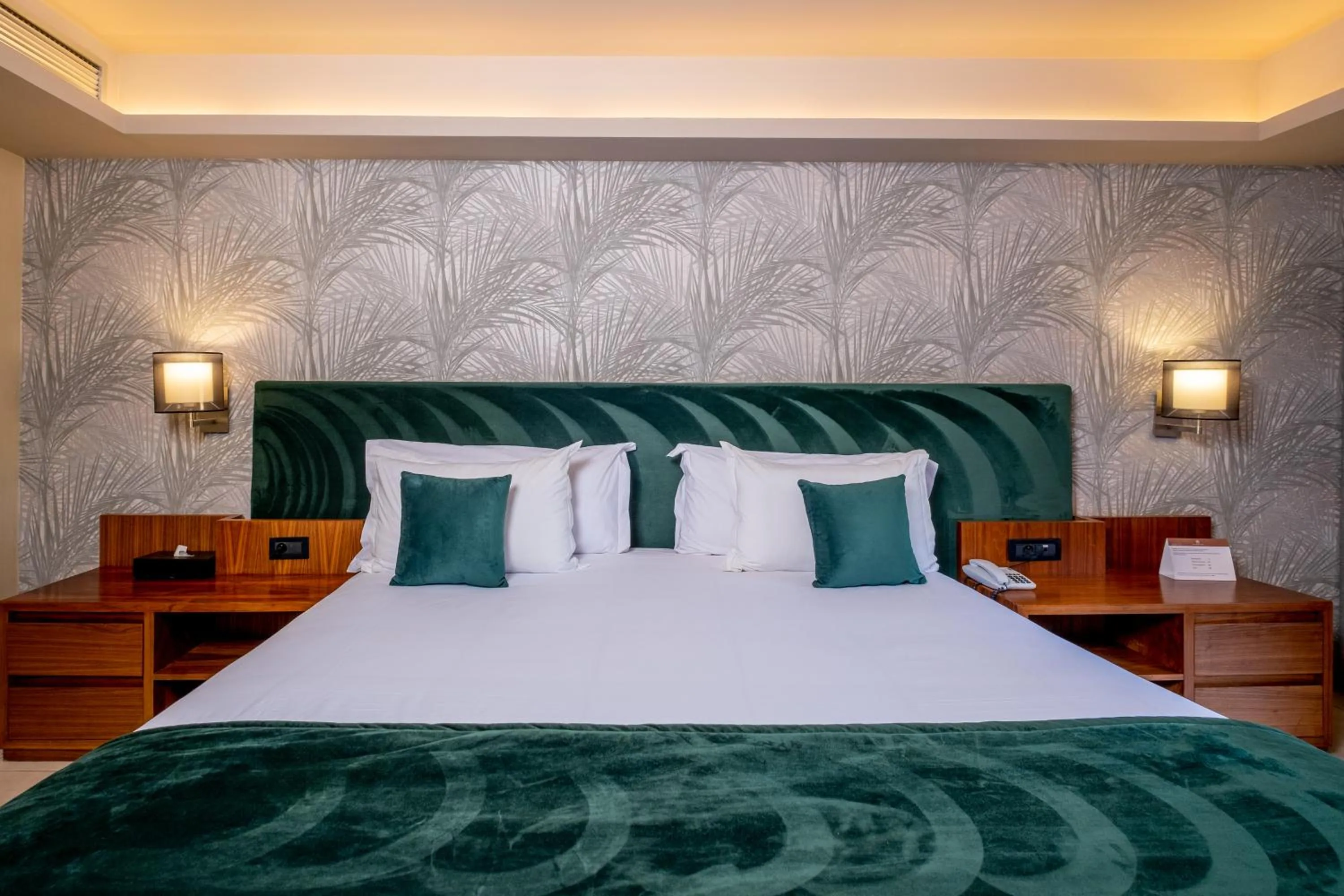 Deluxe Room, Double Bed, Garden View in Kenzi Rose Garden