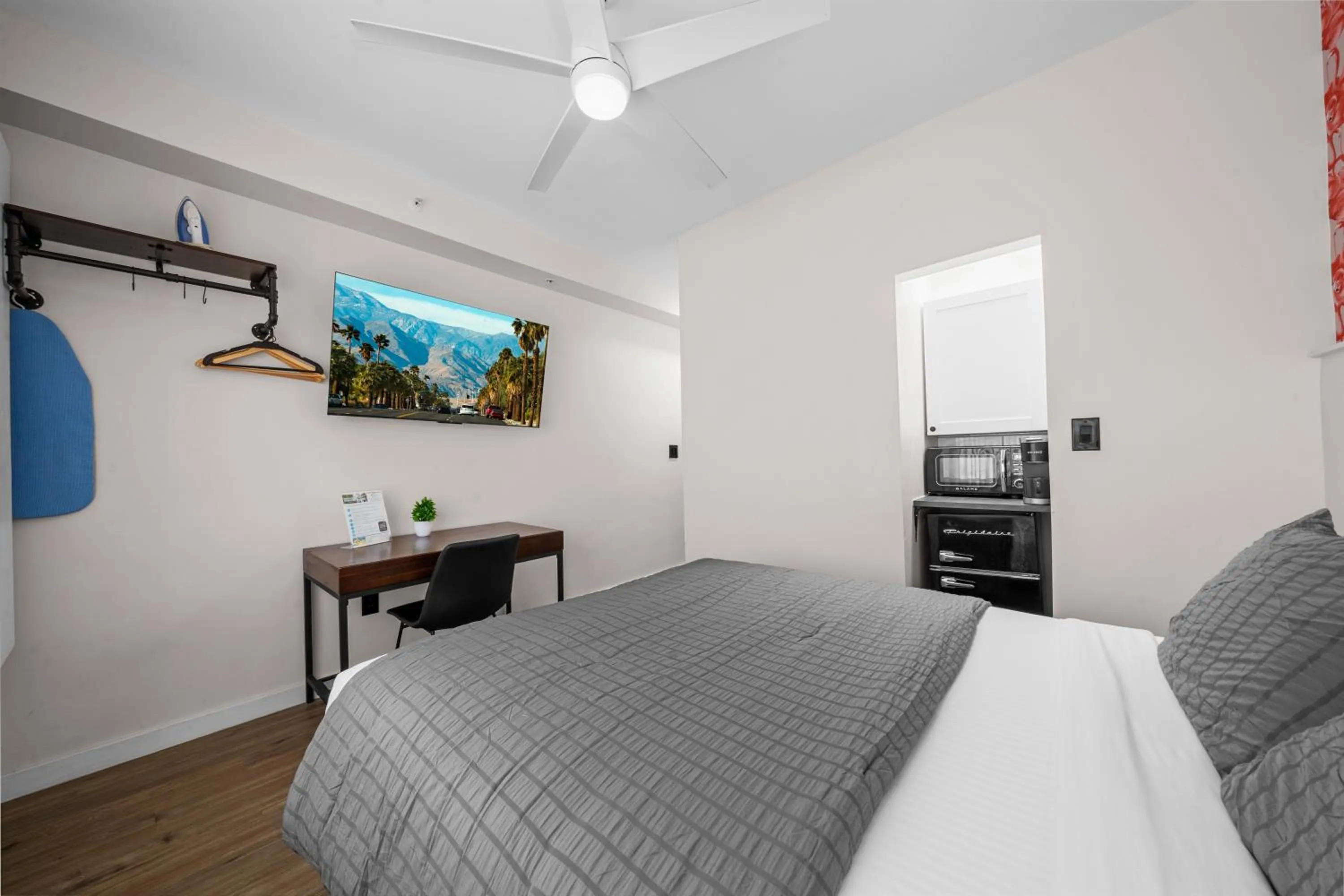 Standard Queen Room in Greenview Hotel By Lowkl