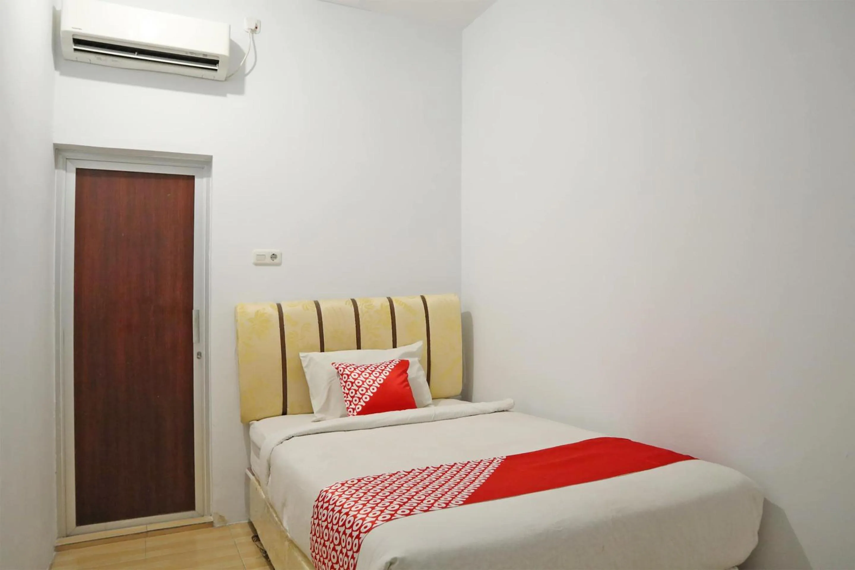 Standard Single Room - single occupancy in Hotel O M Authentic Kost Man