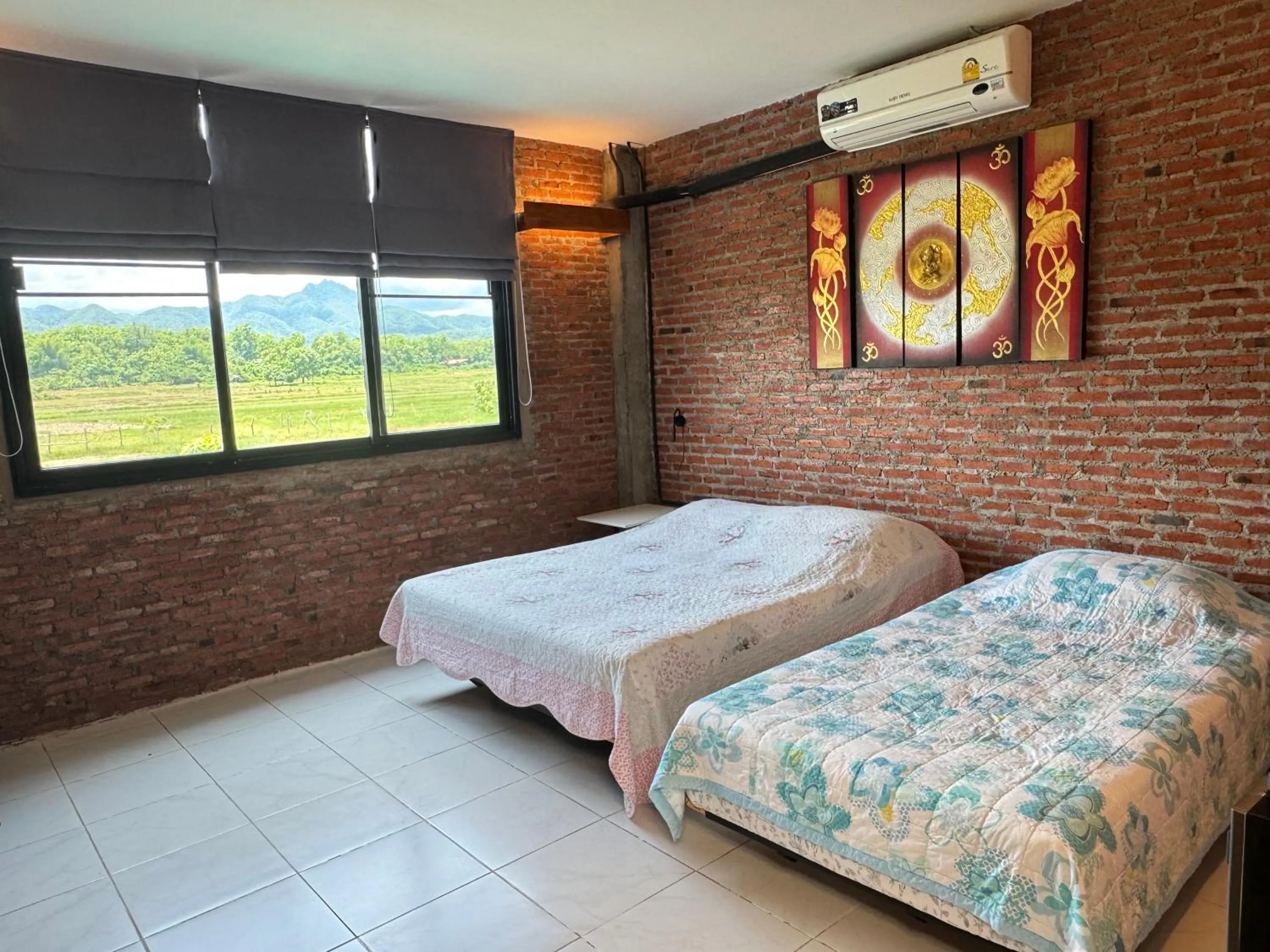 Family Room with Shared Bathroom in SuanGlangNa