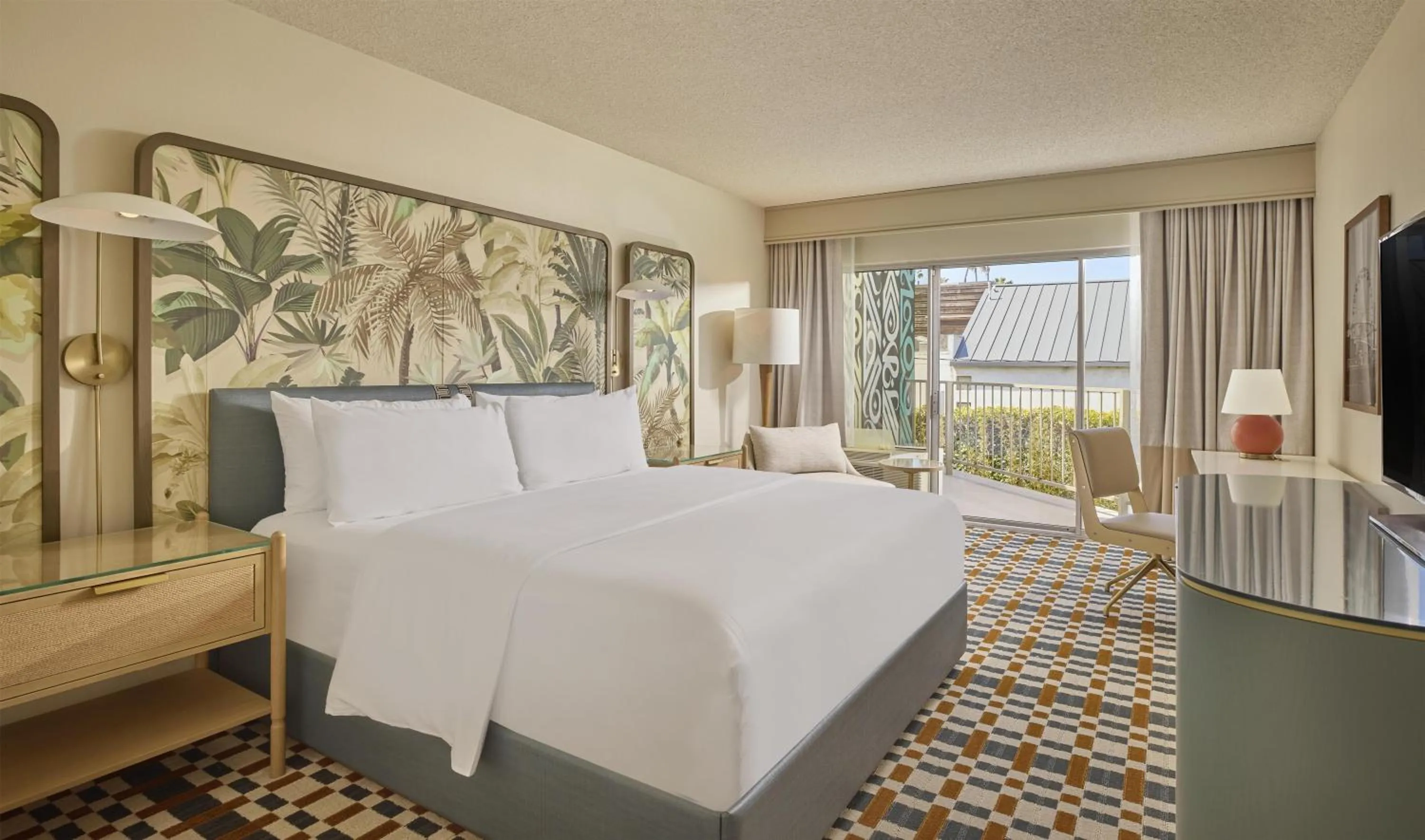 King Room with Accessible Tub - Disability Access in Hyatt Centric Delfina Santa Monica