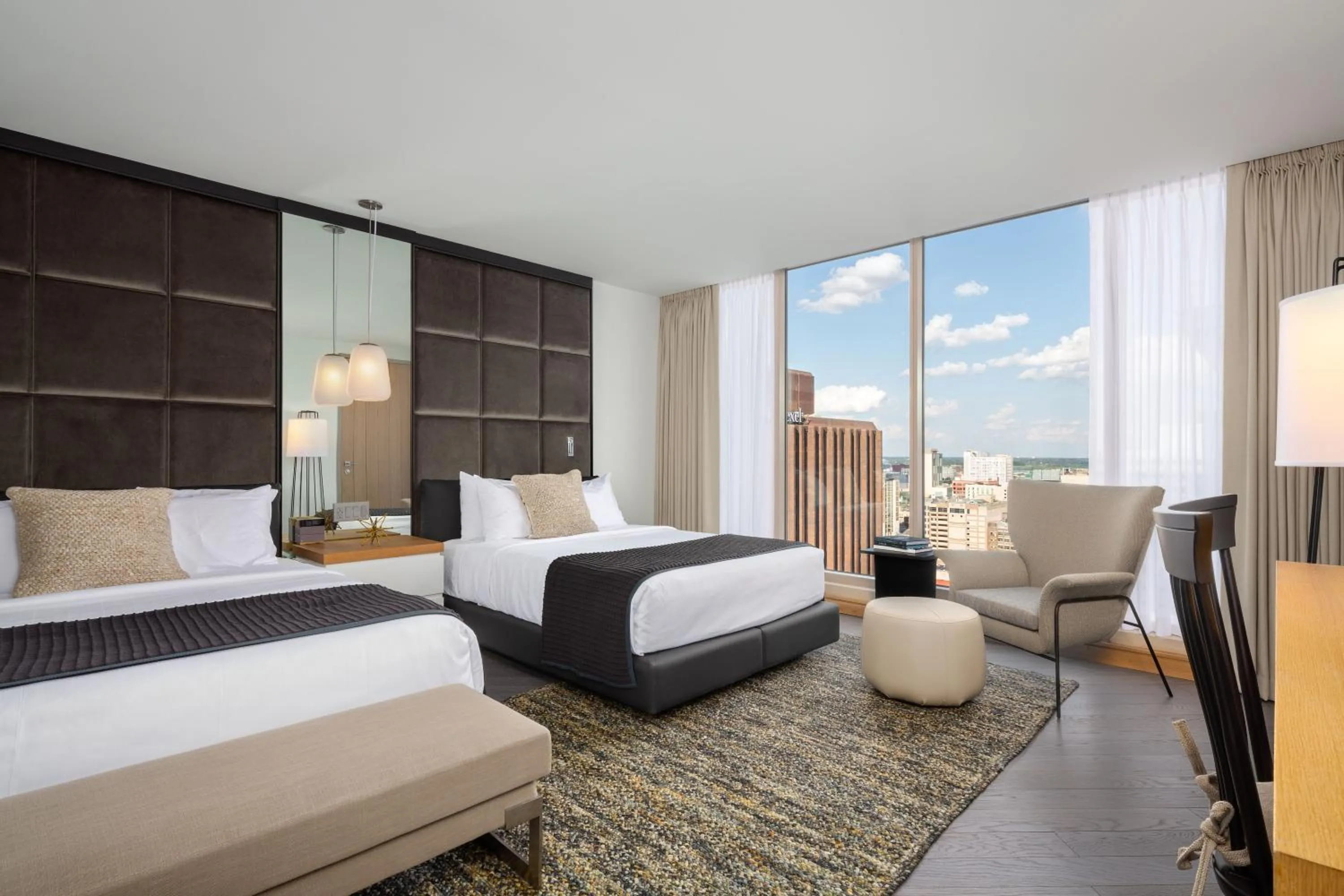 Skyline Club Level Double Queen in The Windsor Suites