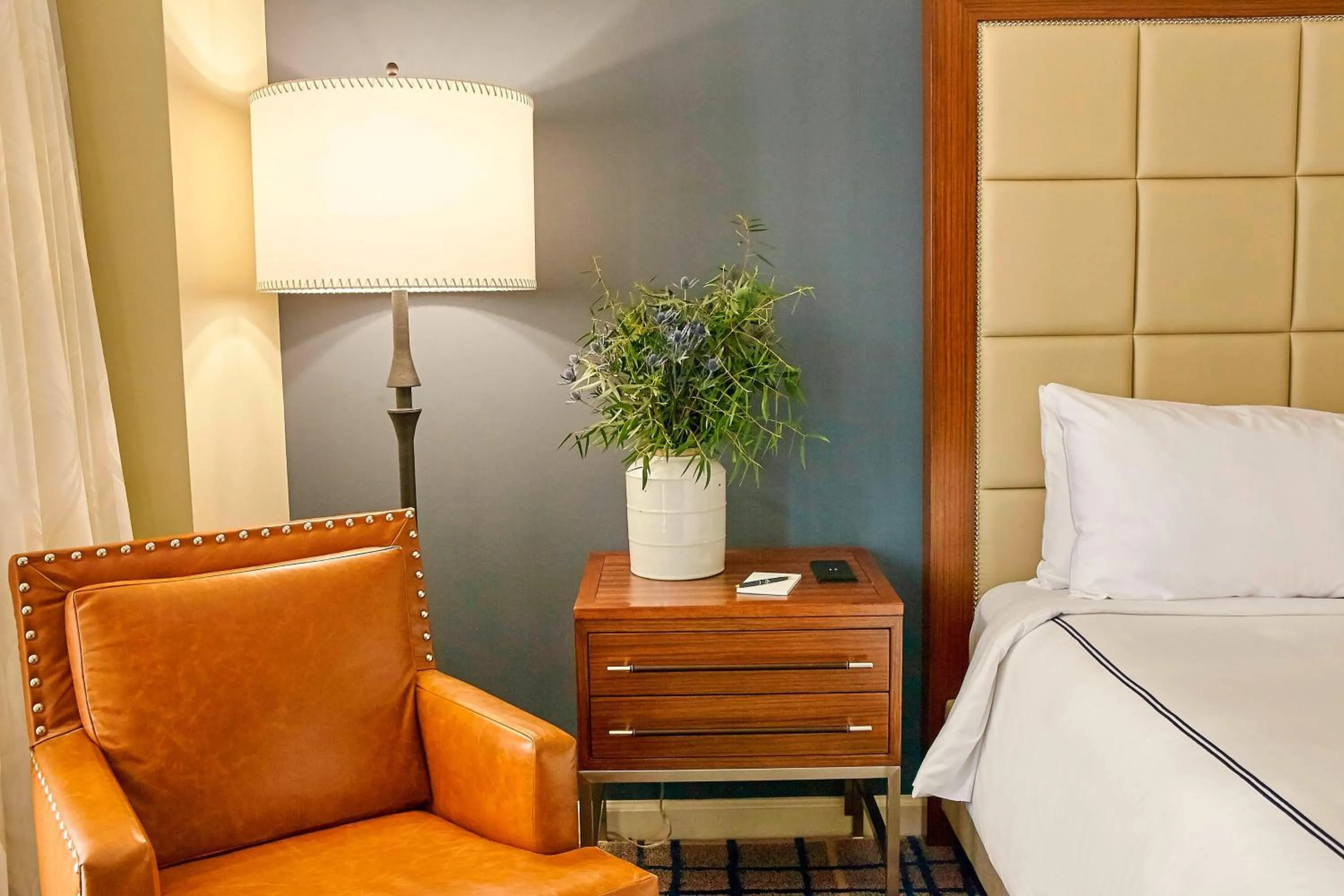 Executive Junior Suite, 1 King Bed, Corner location in The Adolphus, Autograph Collection