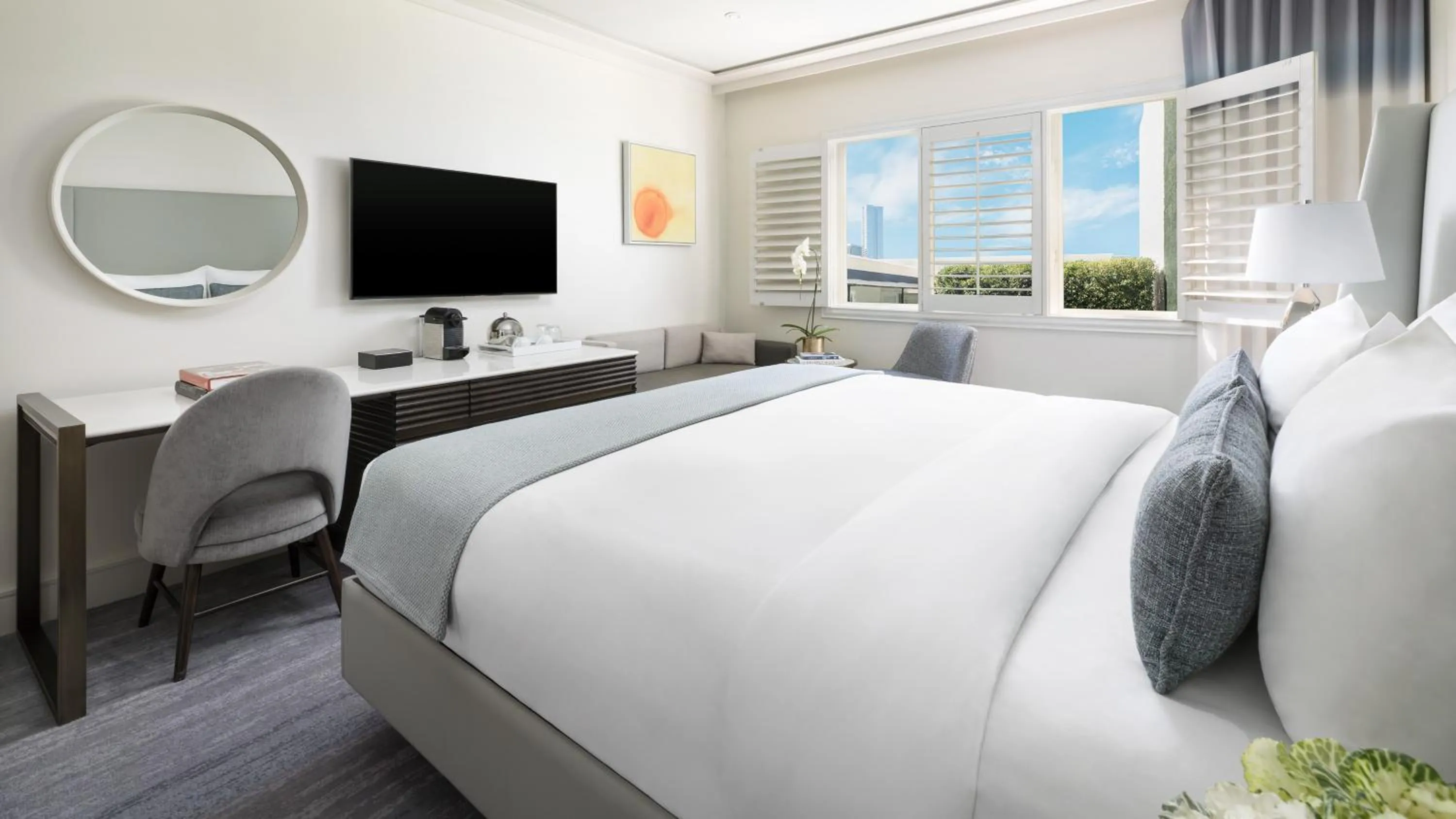 Deluxe King Room in Mosaic Hotel Beverly Hills