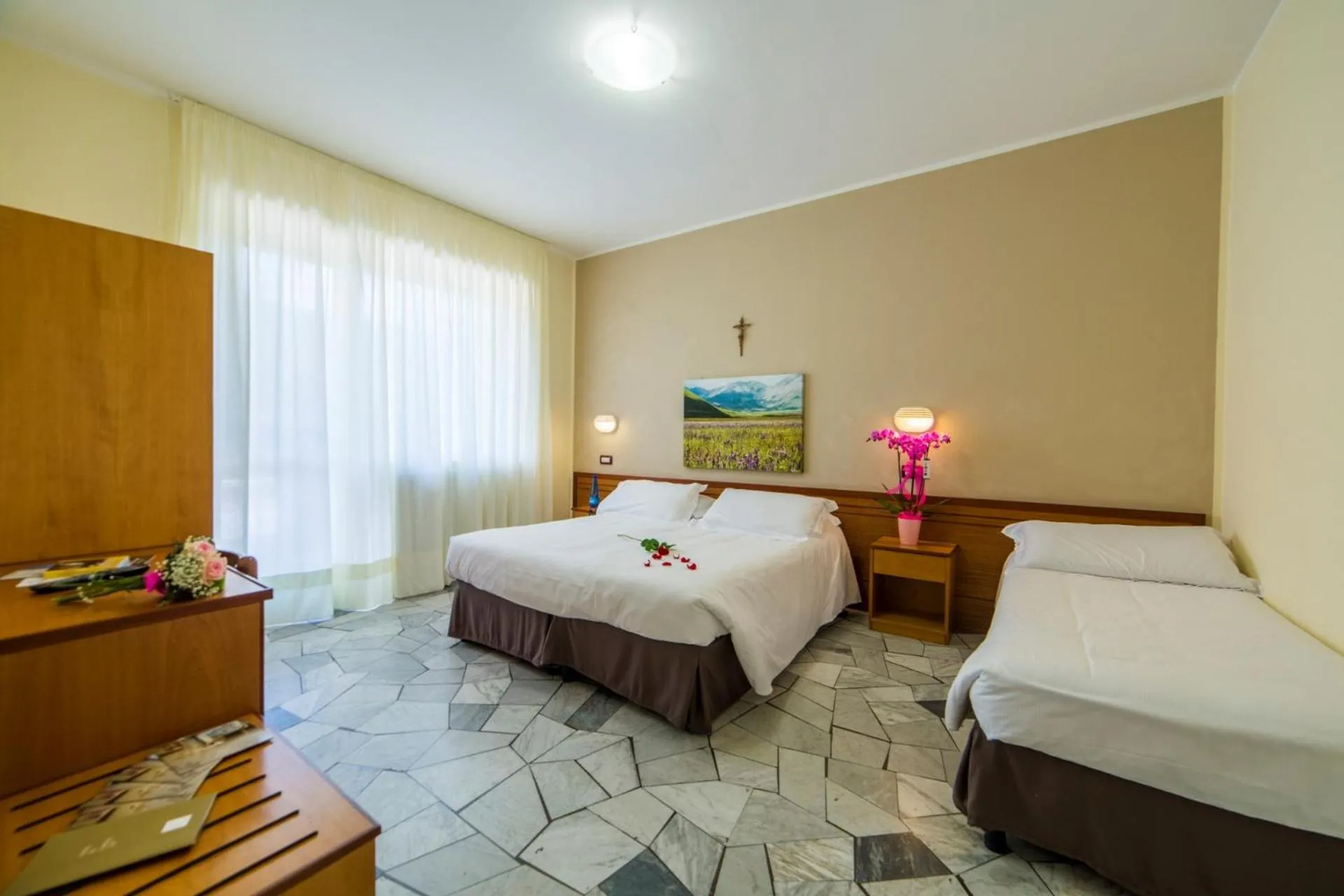 Standard Triple Room in Hotel Delle Rose