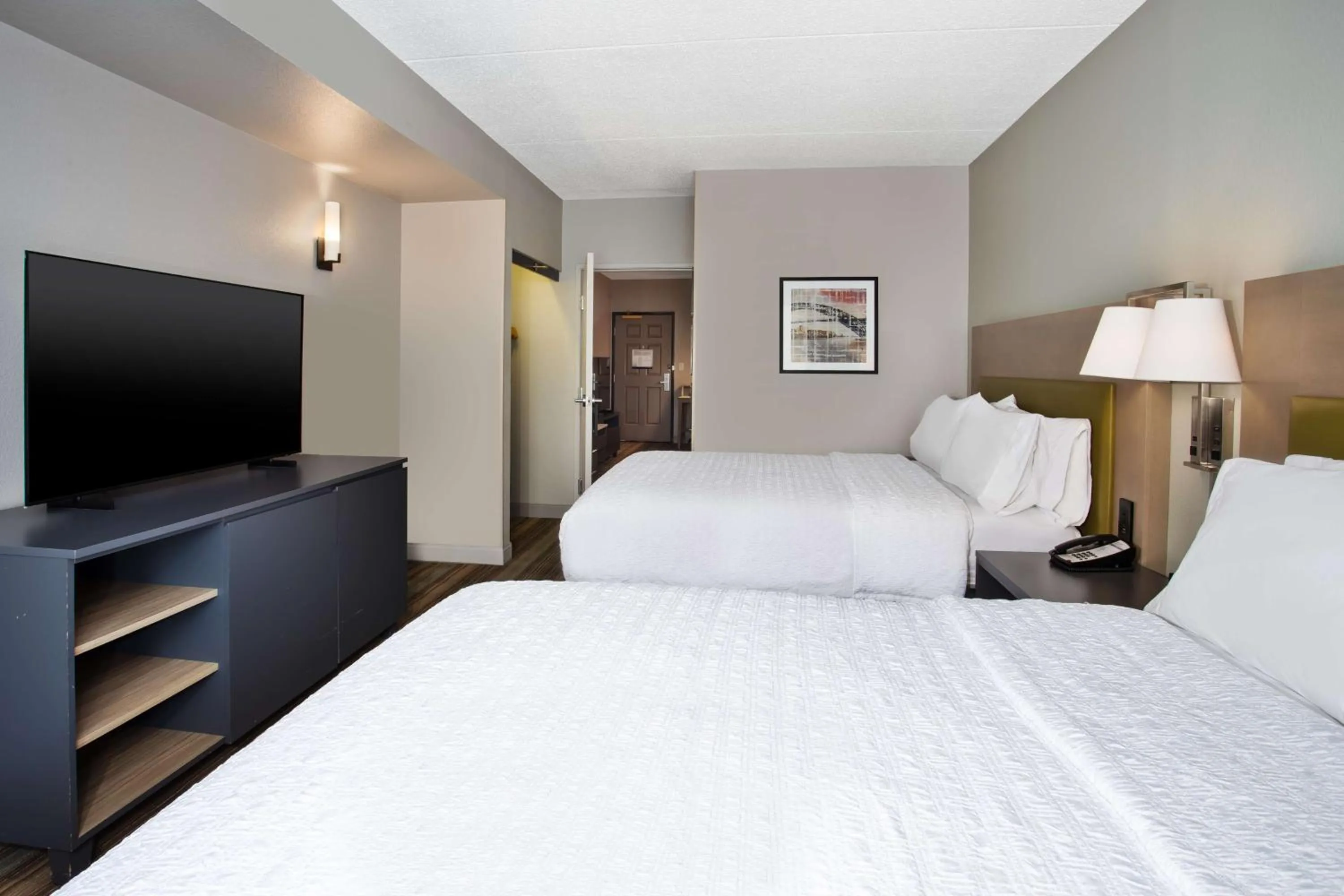 Queen Suite with Two Queen Beds in Hampton Inn & Suites By Hilton- Newark Airport Elizabeth