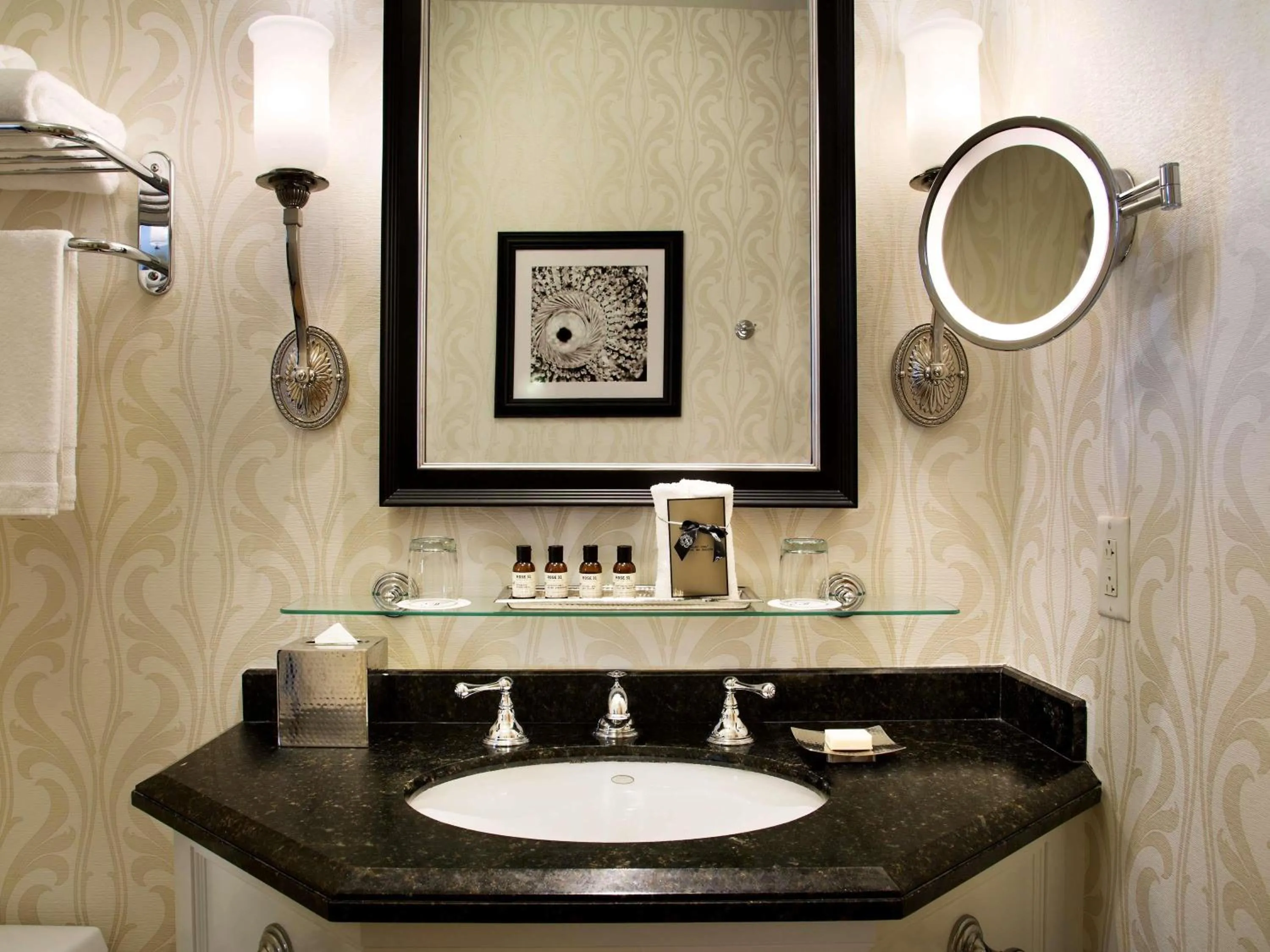 One-Bedroom King Suite with Sofa Bed and Parlor in Fairmont San Francisco