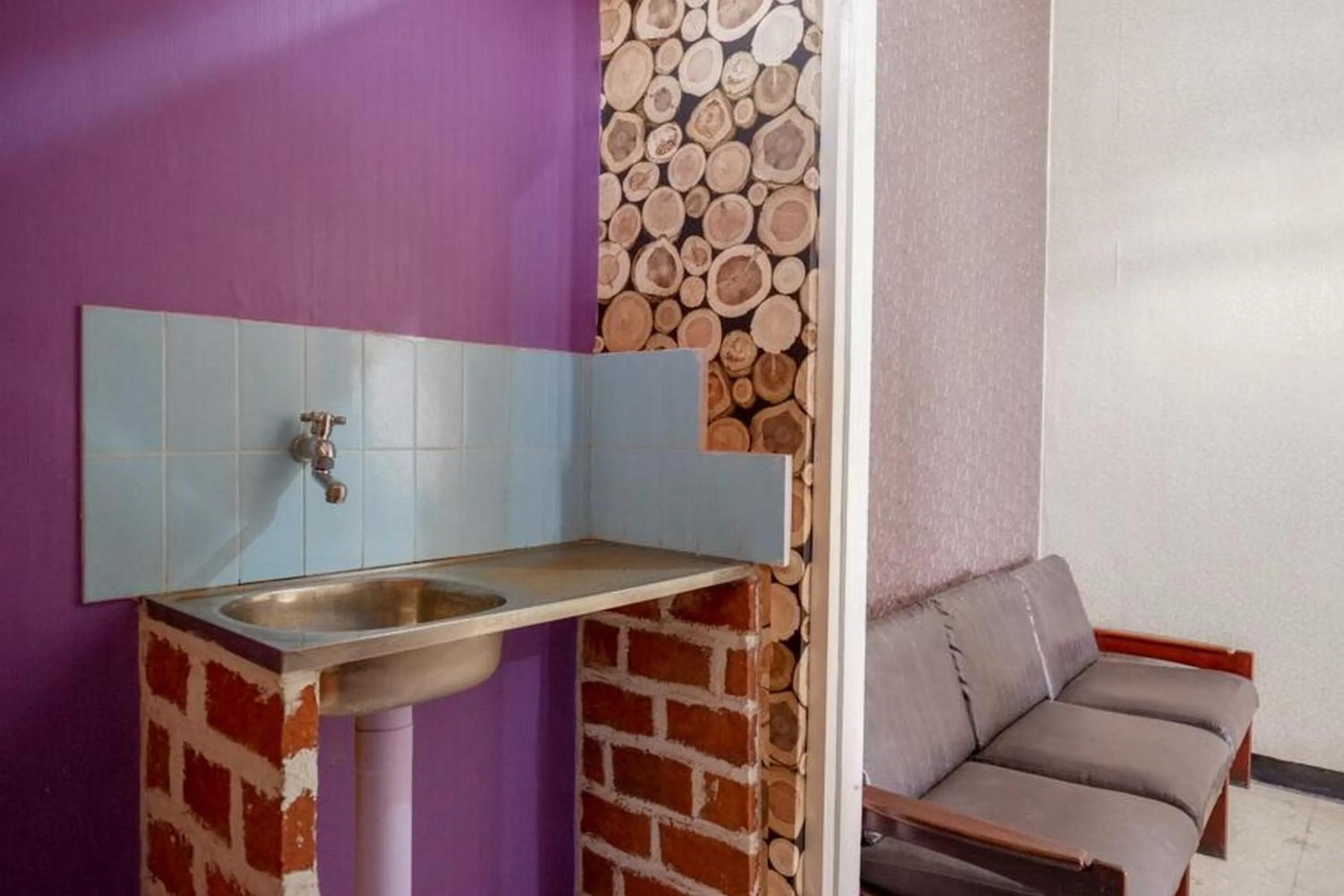 Executive Suite in RedDoorz near Stasiun Kebumen