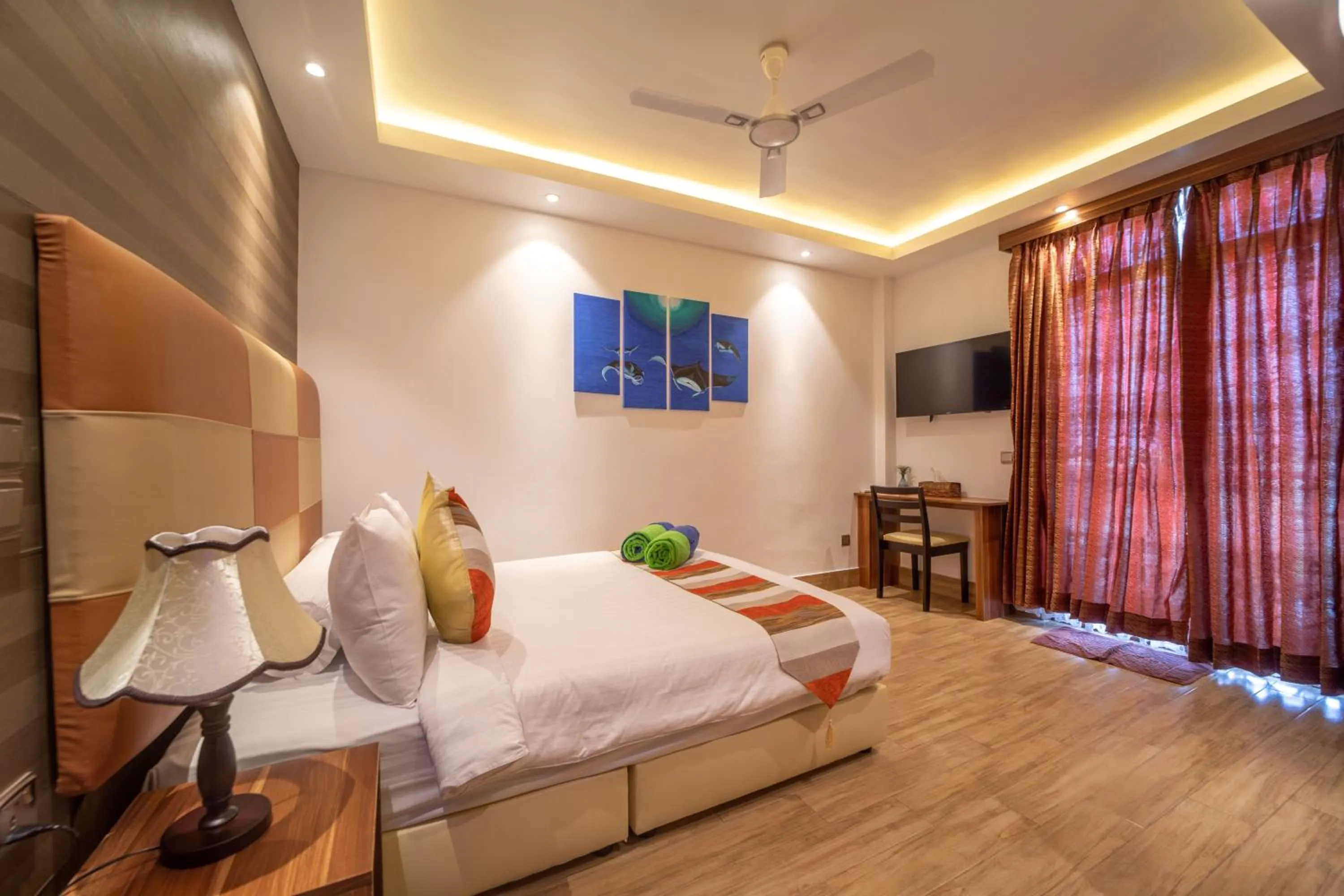 Deluxe Double Room with Balcony in Rosy Villa Hotel