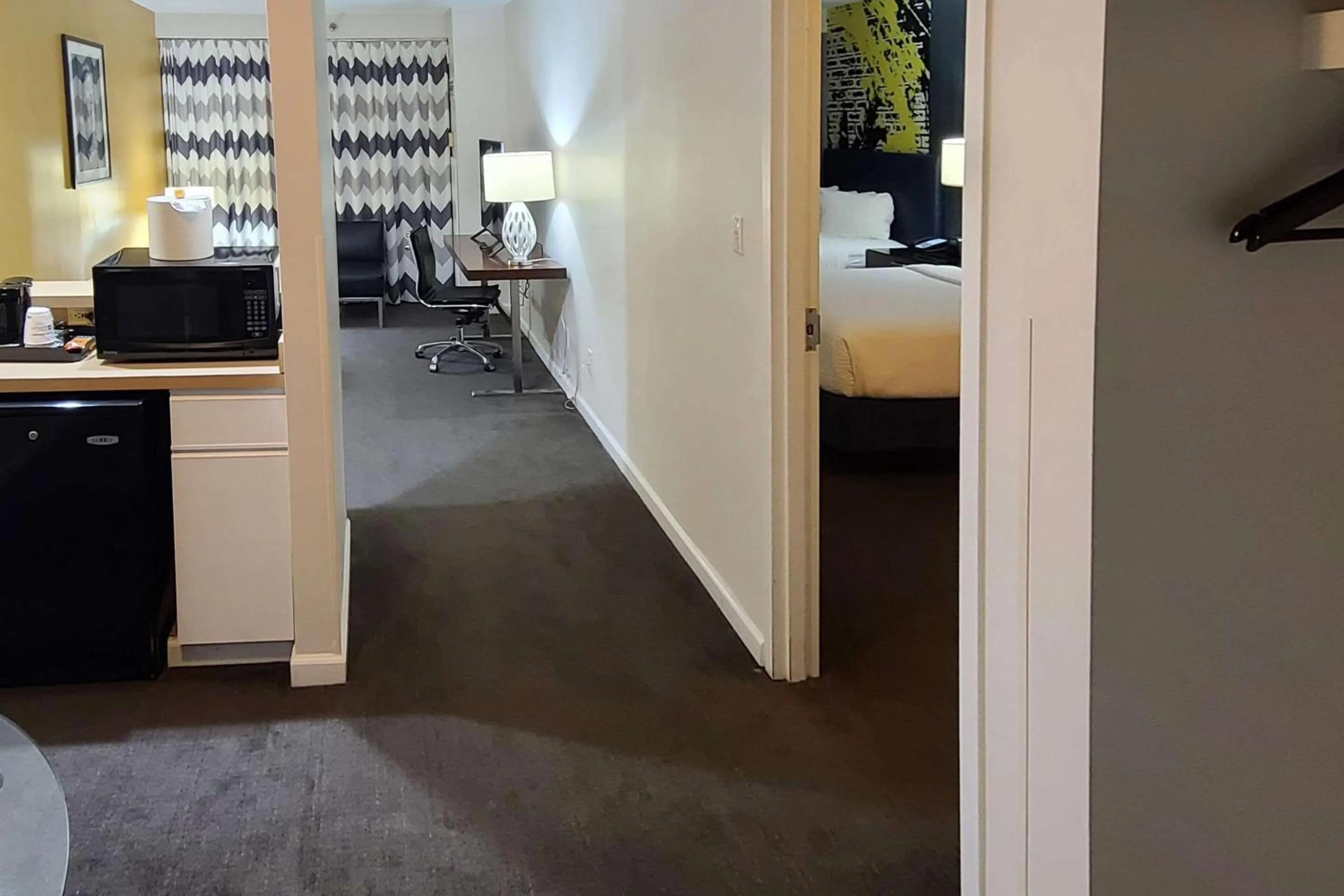 Queen Suite with Sofa Bed - Non-Smoking in Comfort Inn & Suites Baltimore Inner Harbor