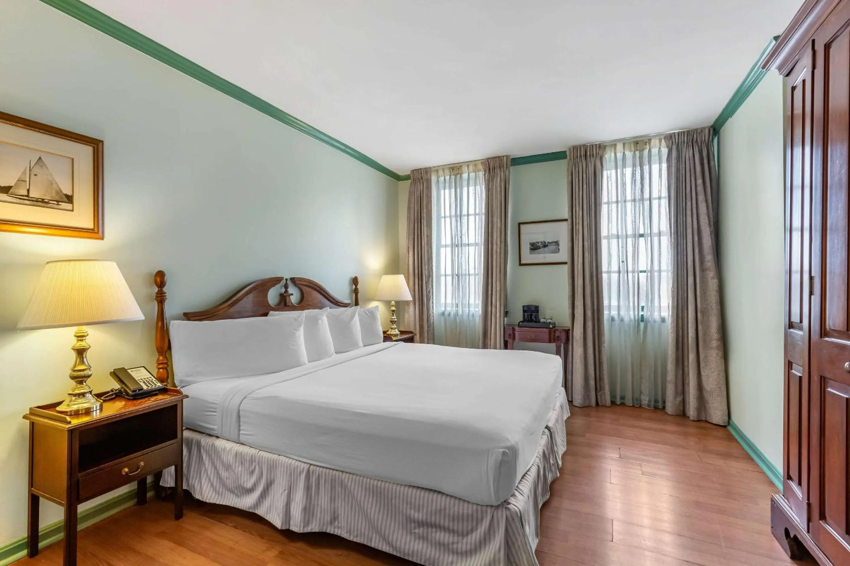 Superior King Room - Non Smoking in Admiral Fell Inn Baltimore Harbor, Ascend Hotel Collection