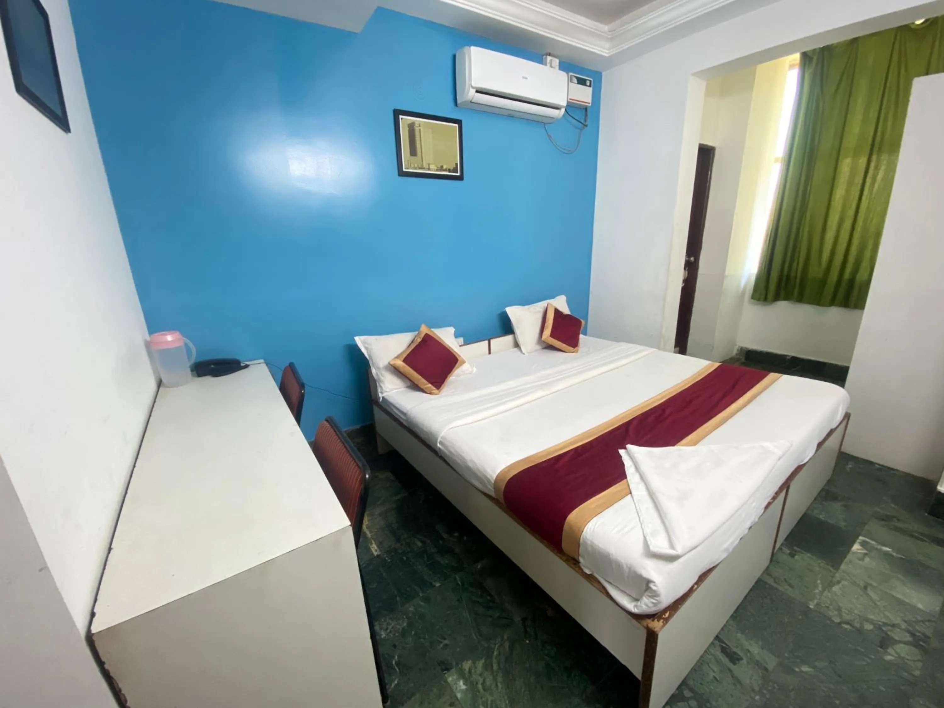 Deluxe Double Room - single occupancy in Hotel Townhall