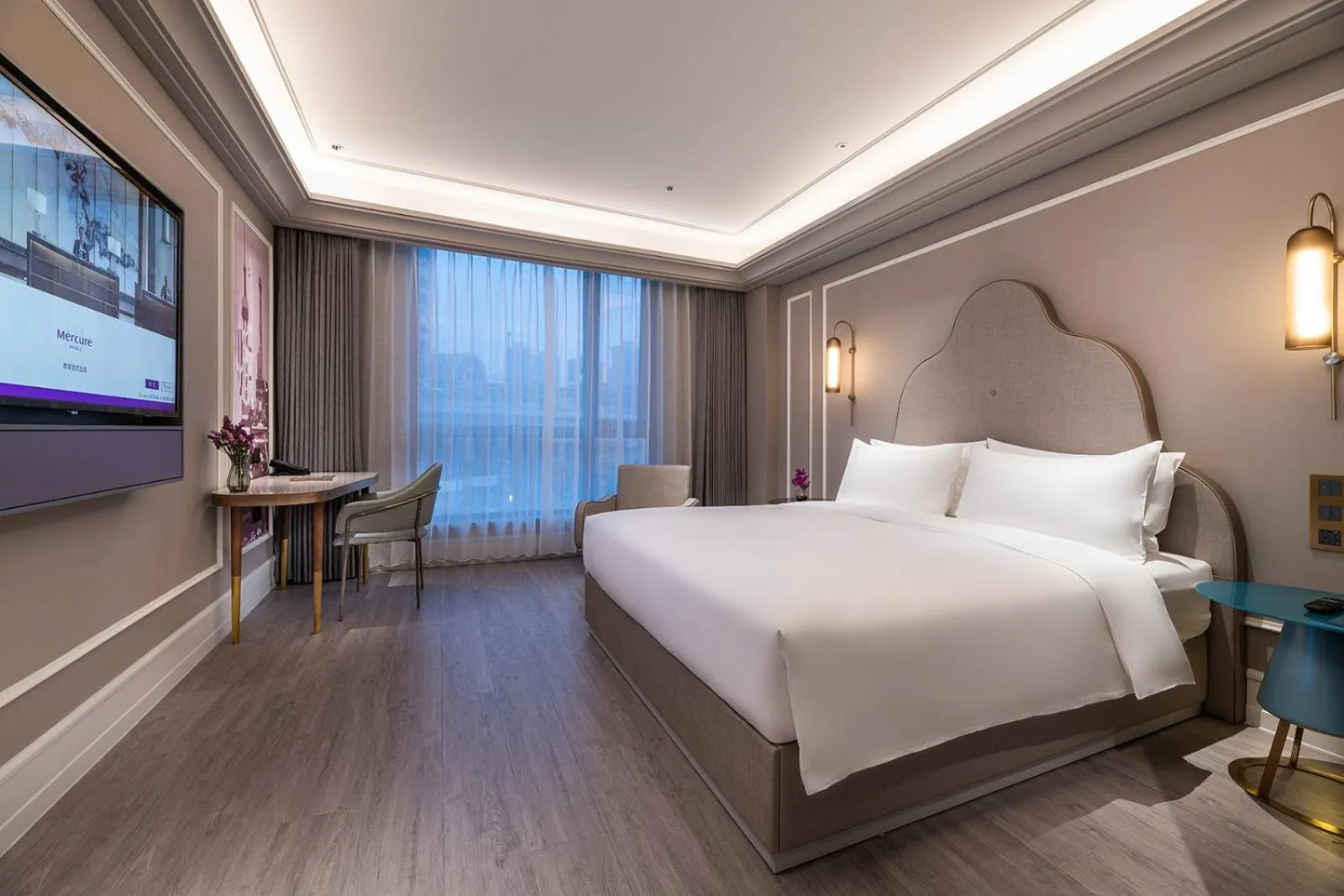 Deluxe King Room in Mercure Shanghai Xujiahui South
