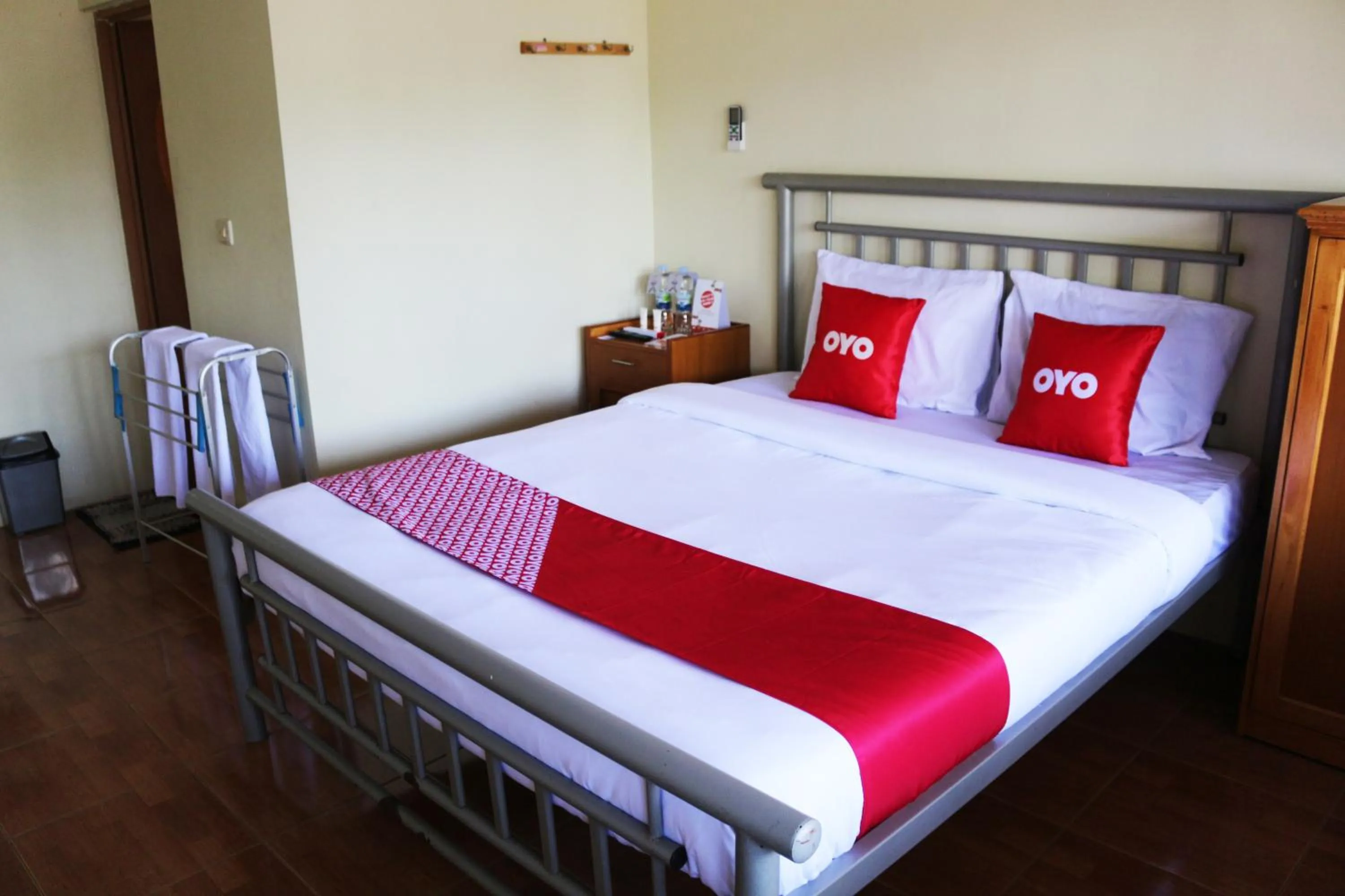 Standard Double Room in OYO 1722 Villa Ciparay Indah Syariah