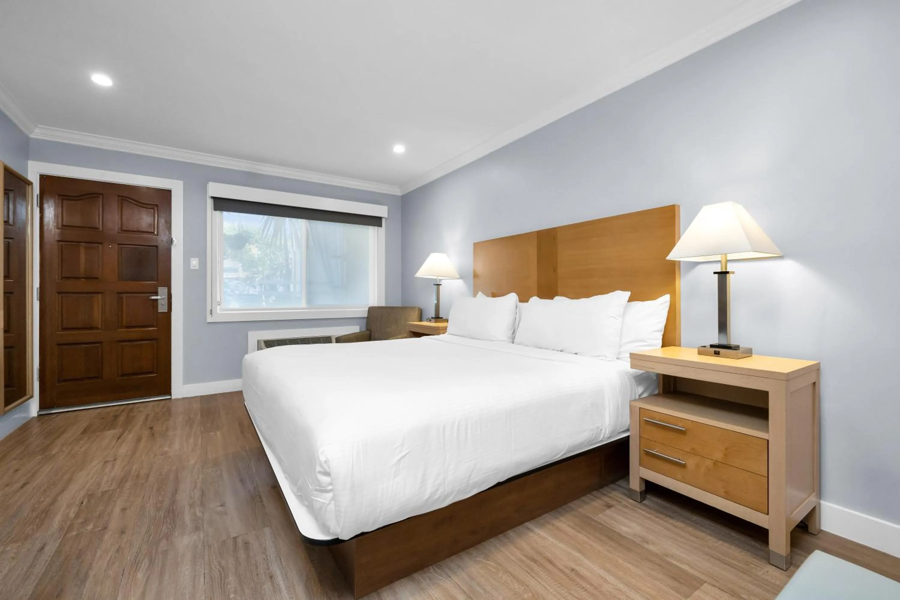 Deluxe King Room in The Millwood