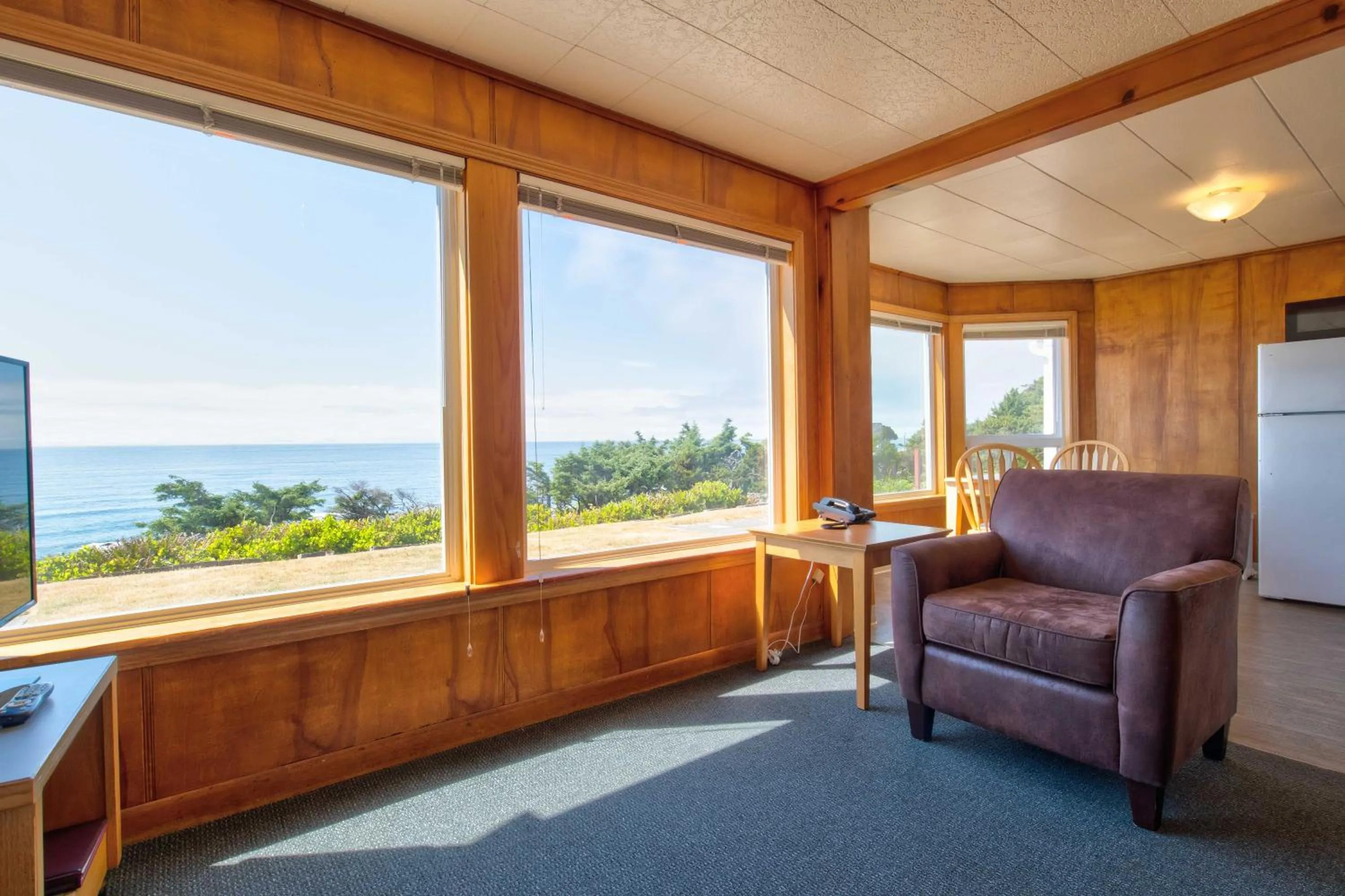 1 Queen Cottage with kitchen, Ocean View in Ester Lee Oceanview Inn
