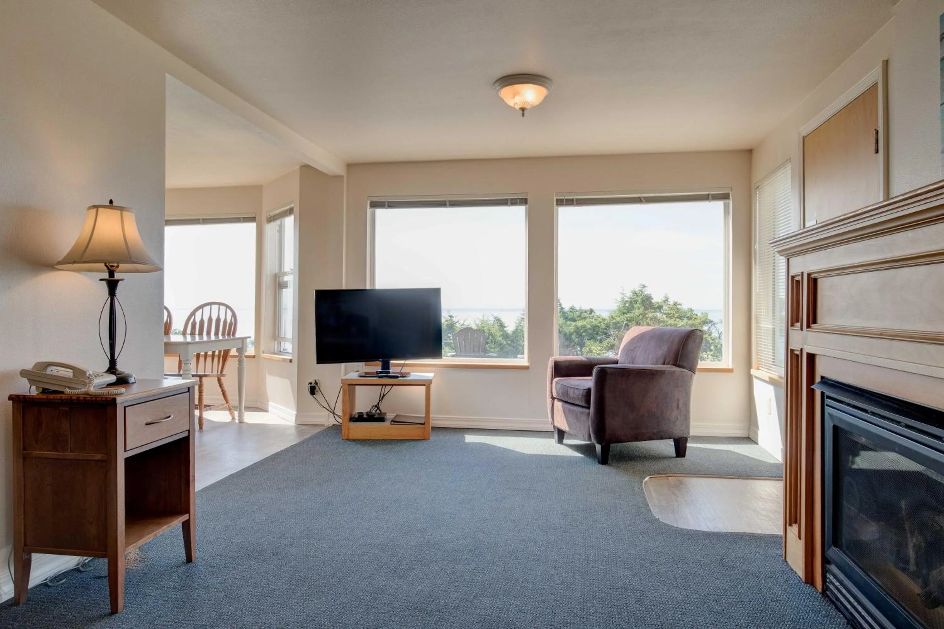 2 bedroom Cottage with kitchen, Ocean View in Ester Lee Oceanview Inn