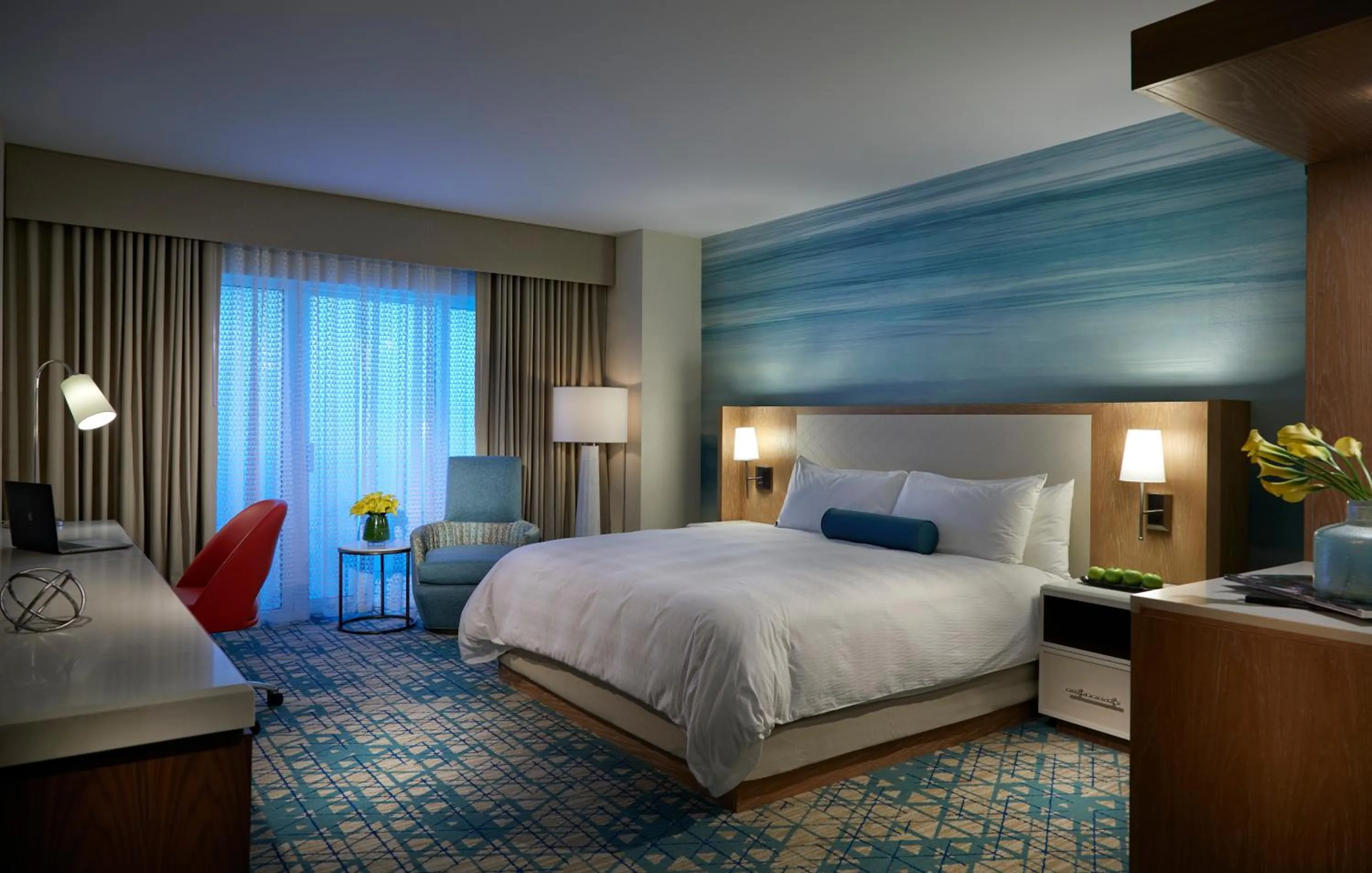 Deluxe King Room with Pool View in Seminole Hard Rock Hotel & Casino Hollywood