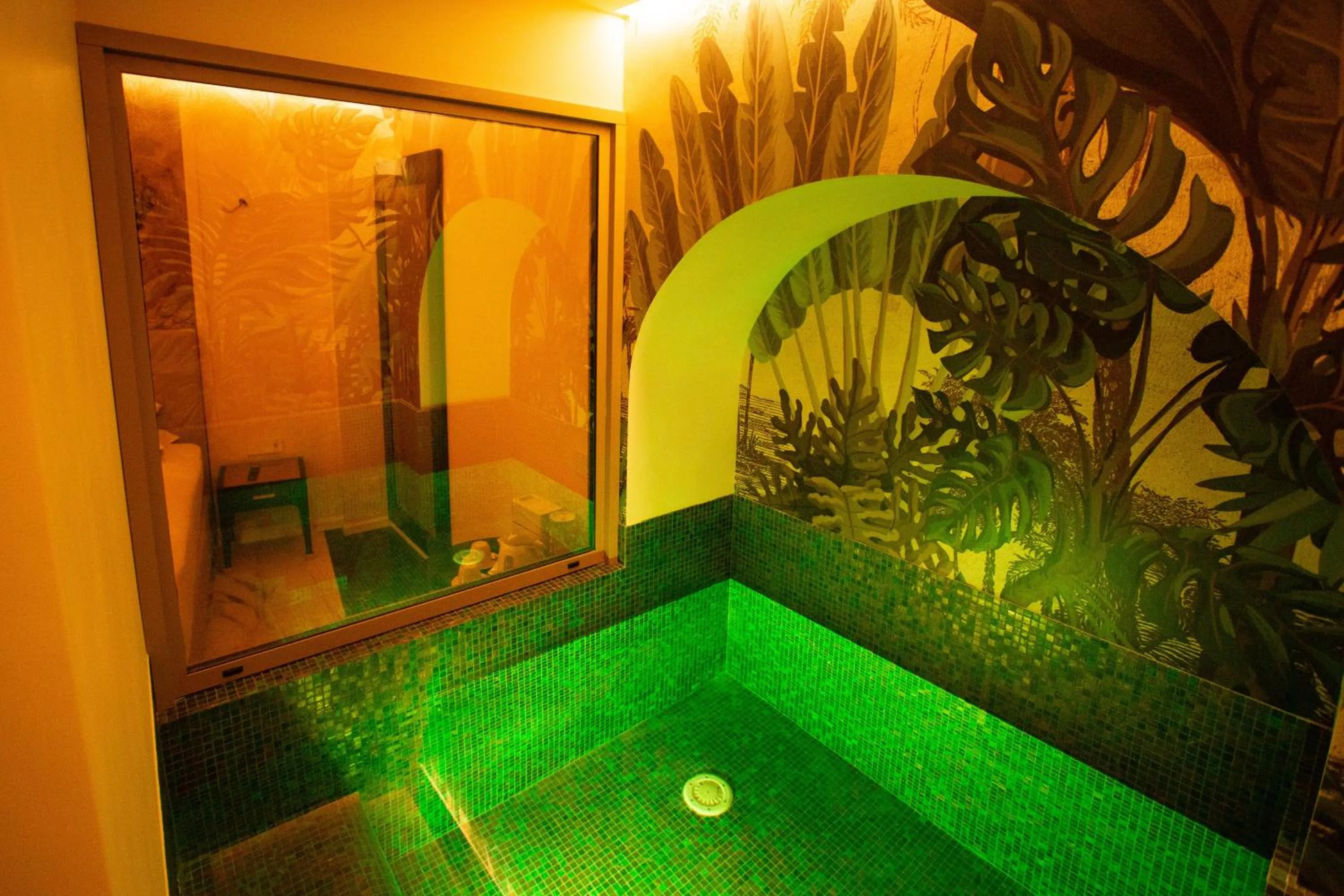 Suite with Hot Tub in Profumo Maison Colosseo