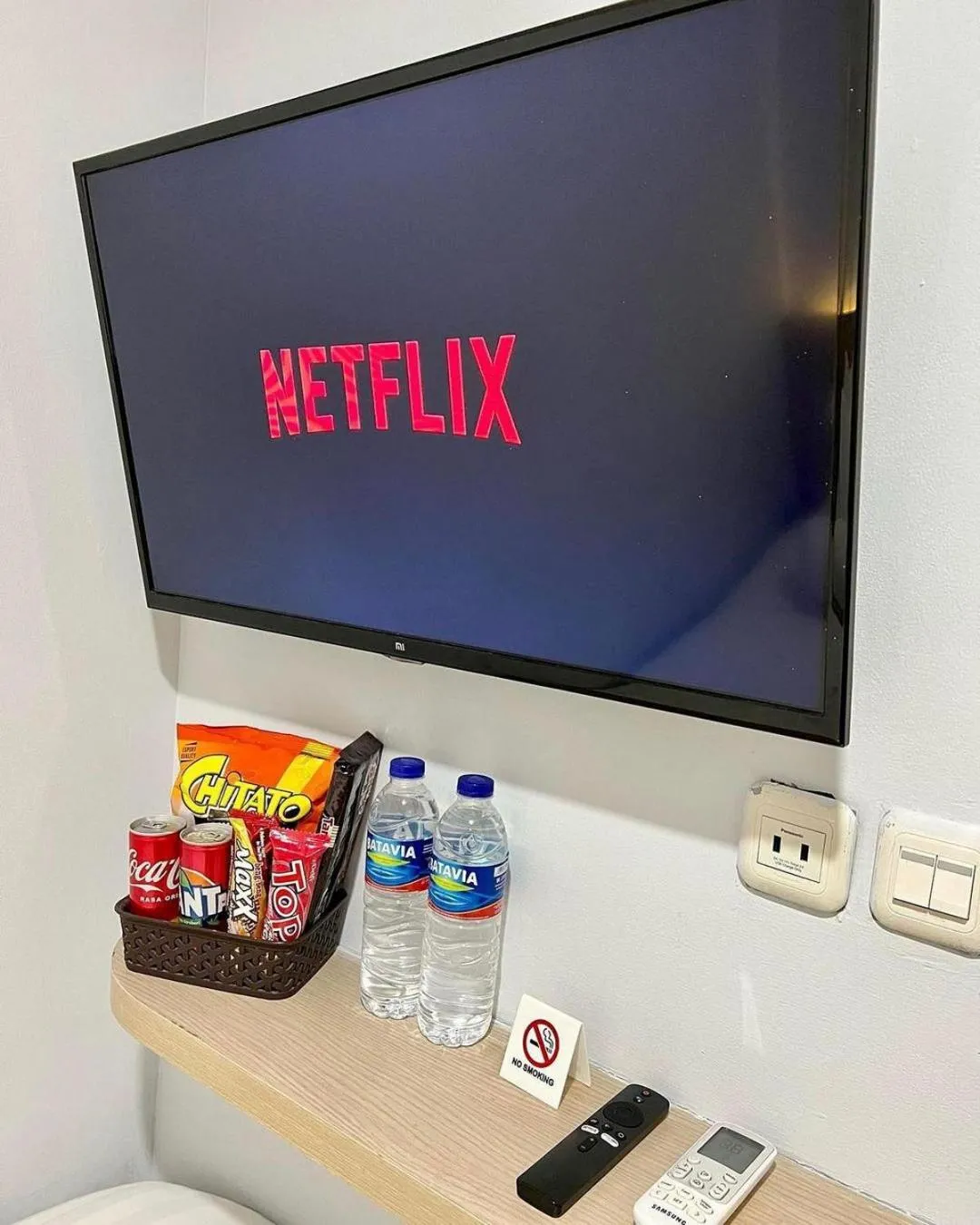 Queen Room in Front One Cabin Sunter