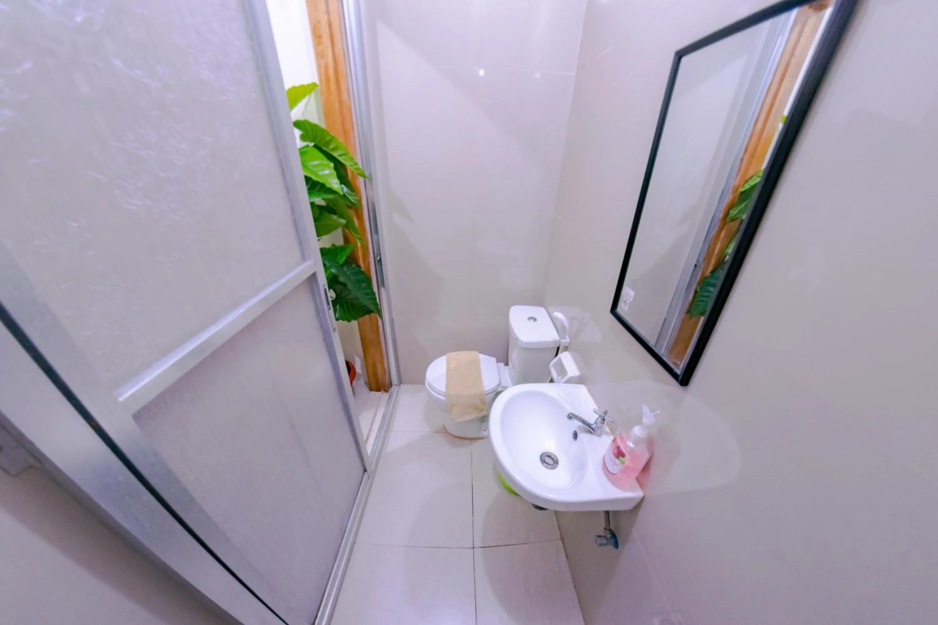 Single Room with Private Bathroom - single occupancy in Casa Bicolandia Suites