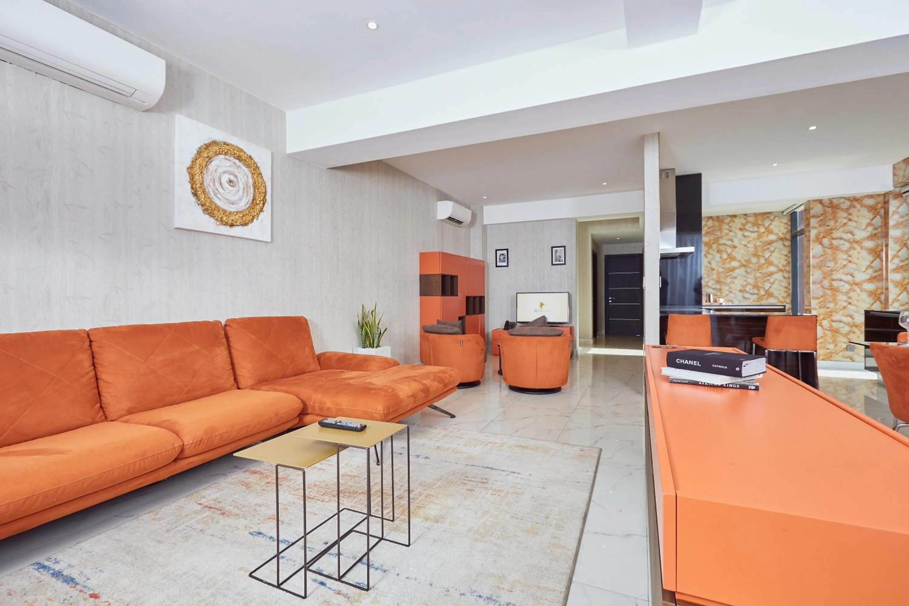 King Suite in Bel Air Crest Hotel & Suites