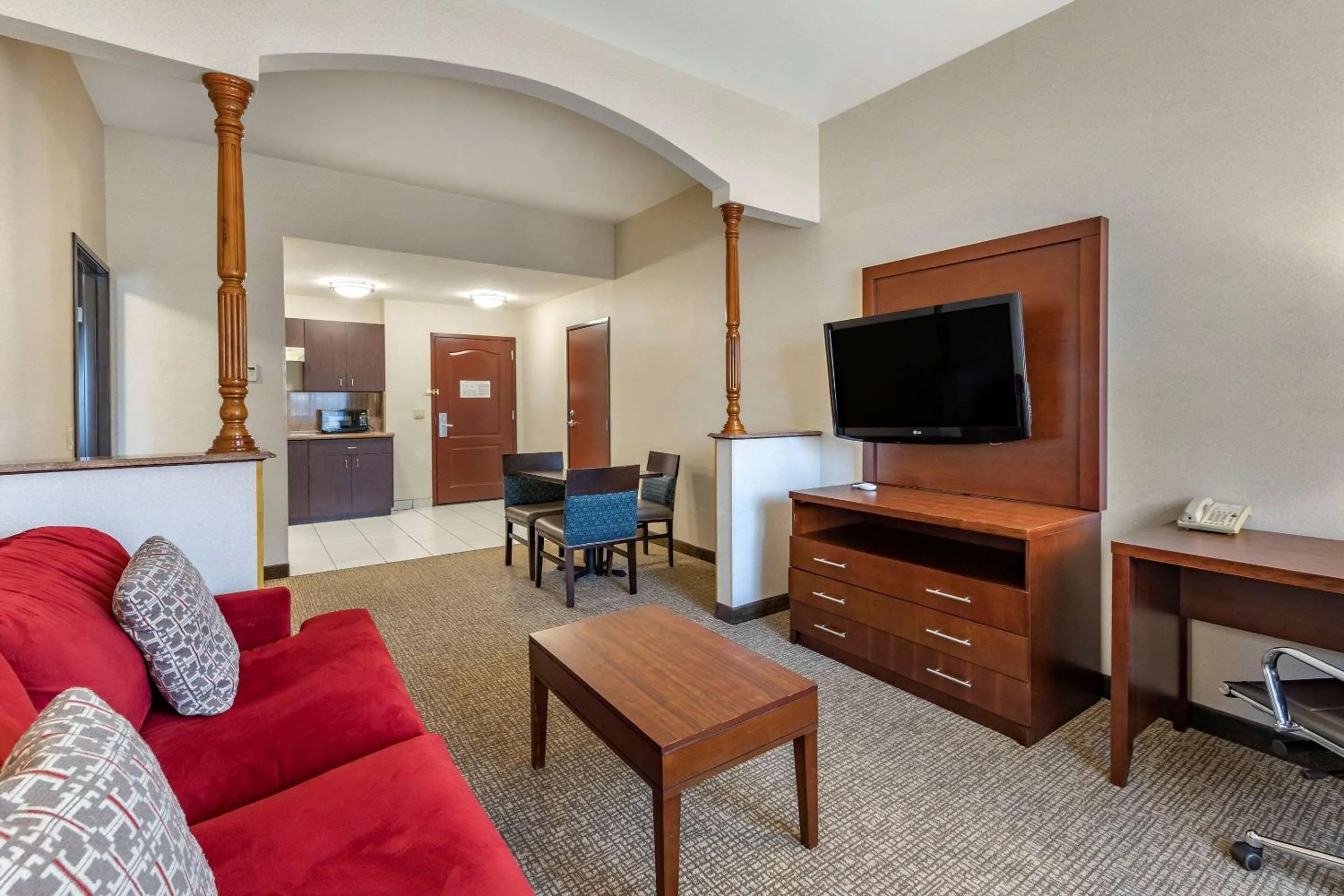Superior King Suite - Non-Smoking in Citrus Suites Redlands Loma Linda Hotel