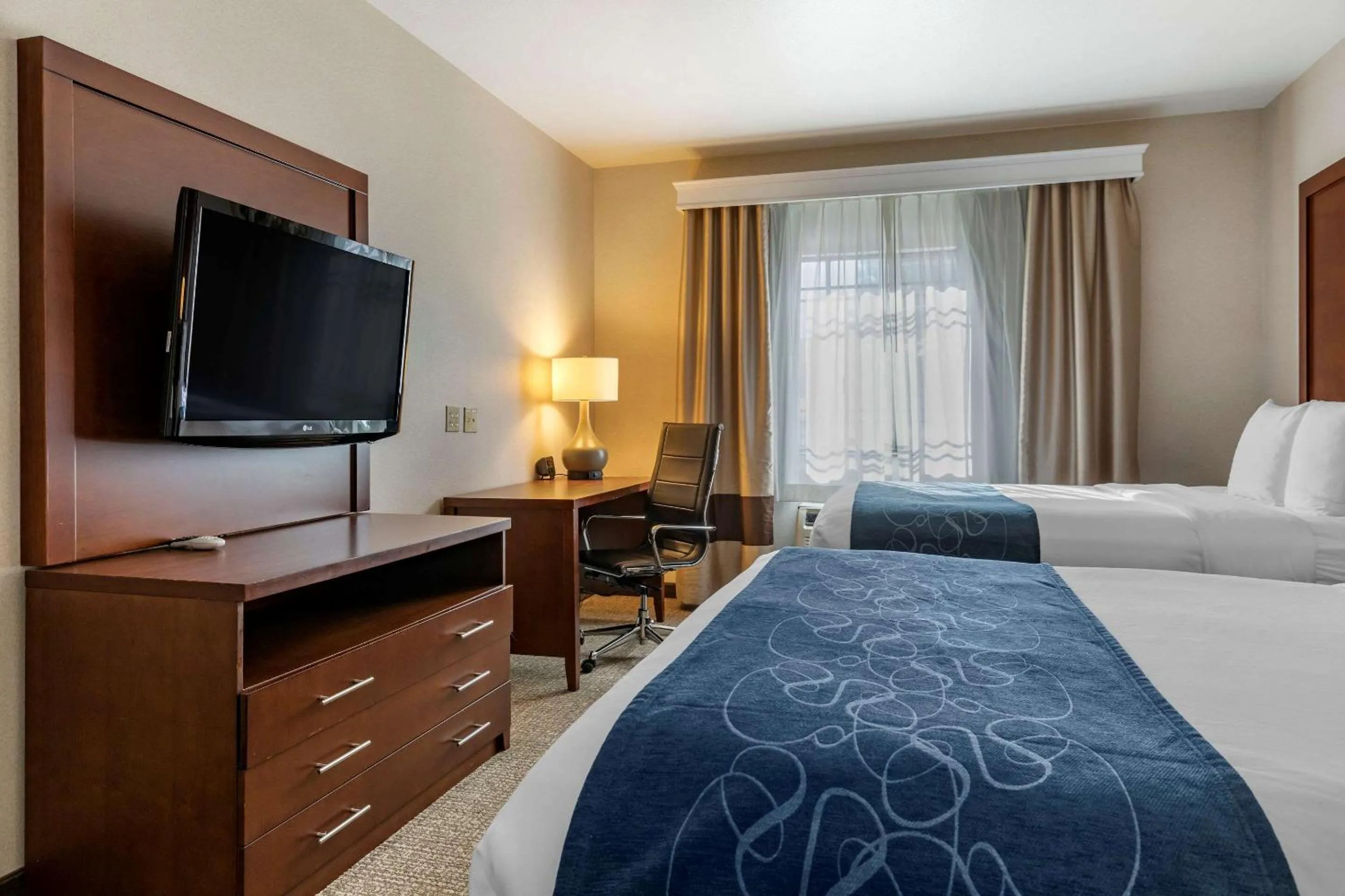 Queen Suite with Two Queen Beds - Accessible/Non-Smoking in Citrus Suites Redlands Loma Linda Hotel
